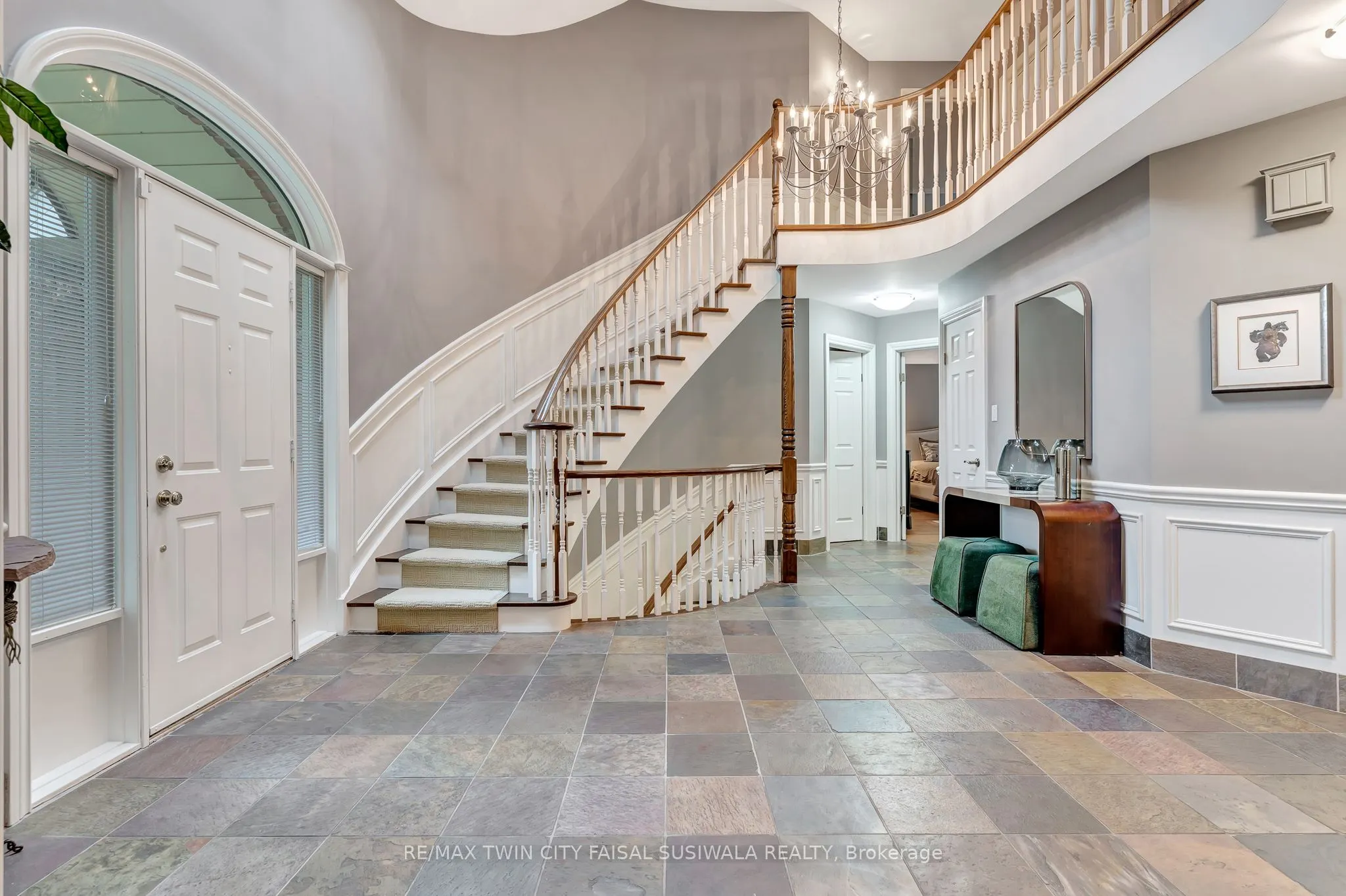22 Deerpath Court