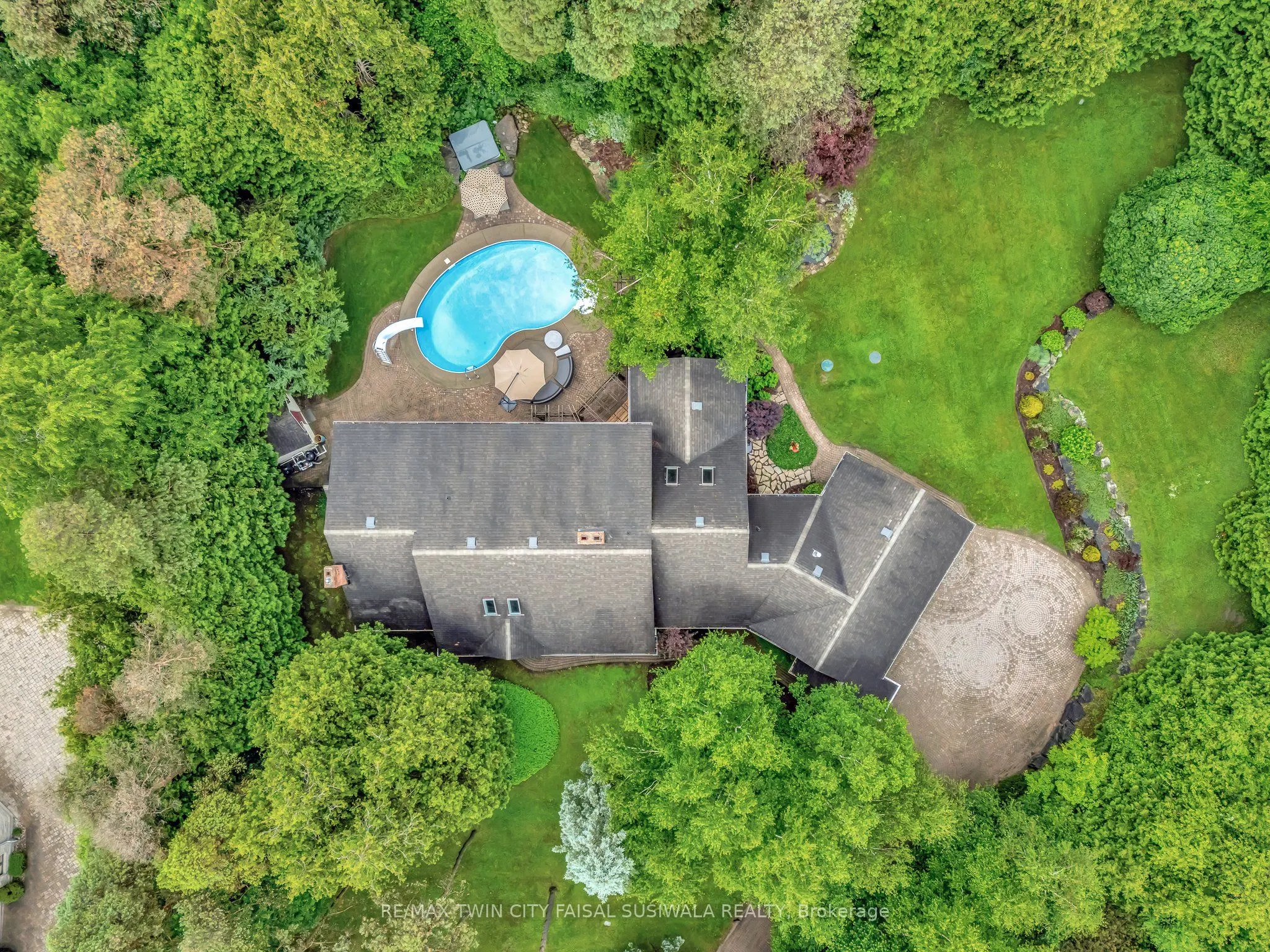 22 Deerpath Court