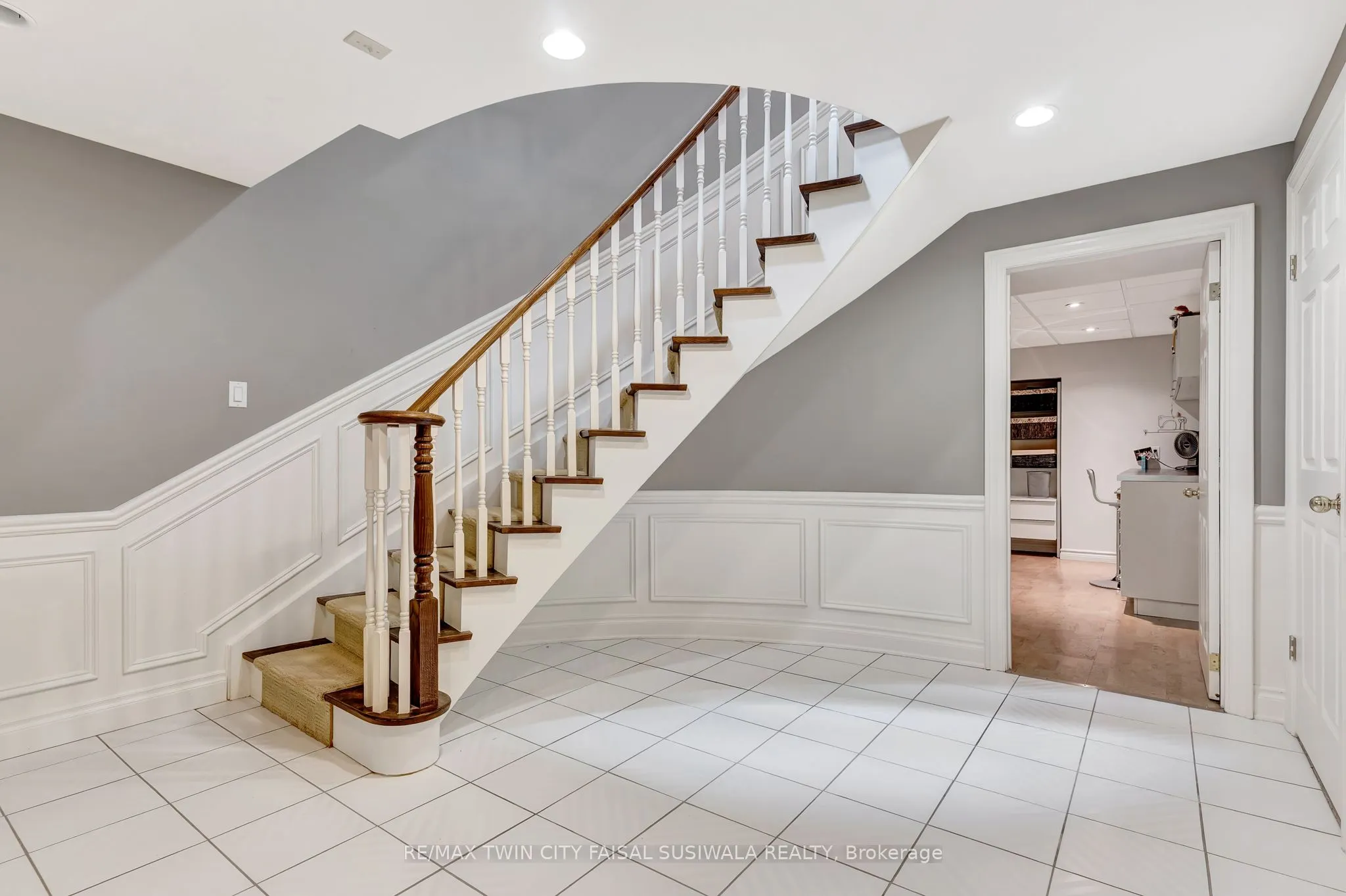 22 Deerpath Court