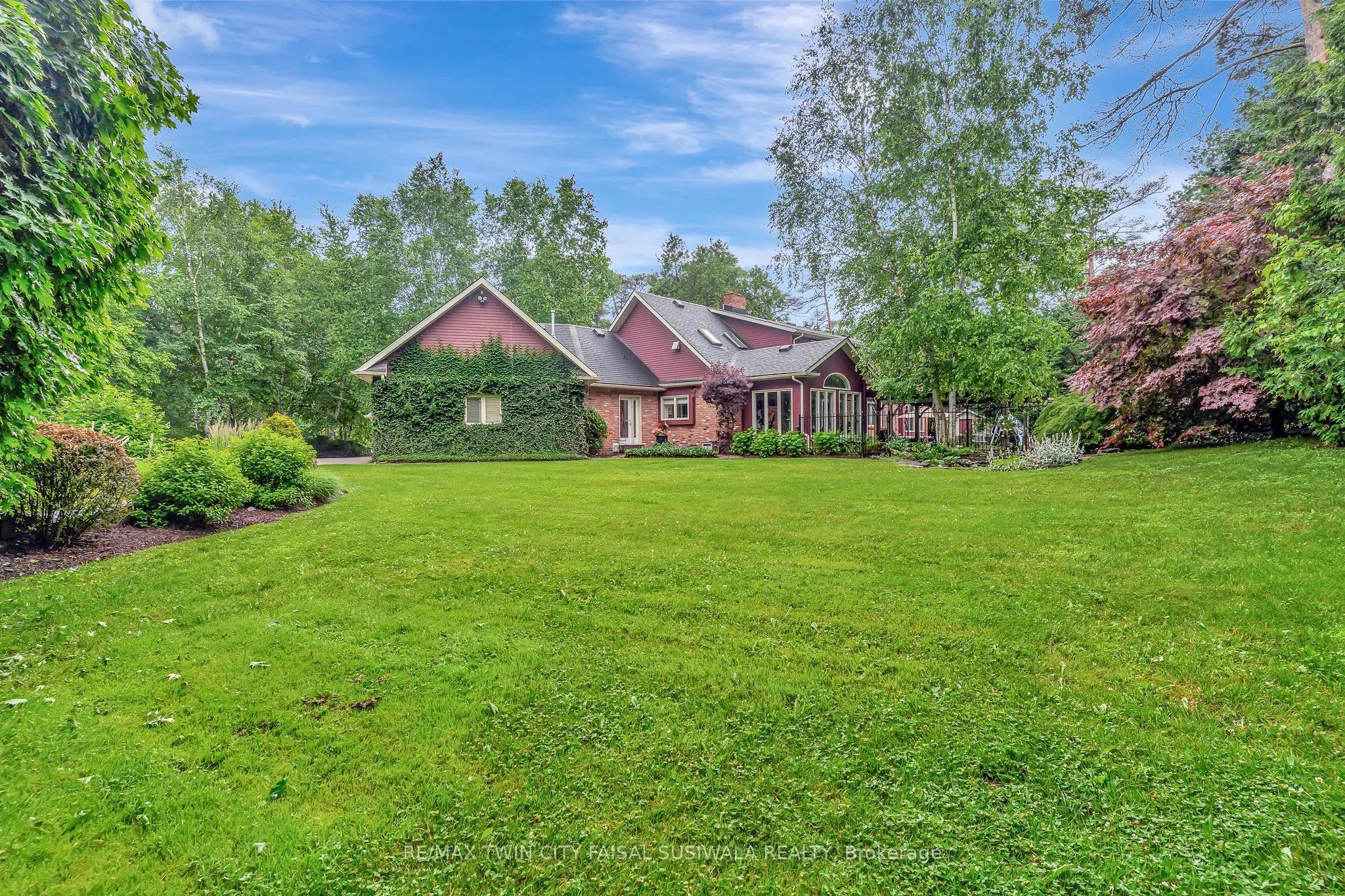 22 Deerpath Court