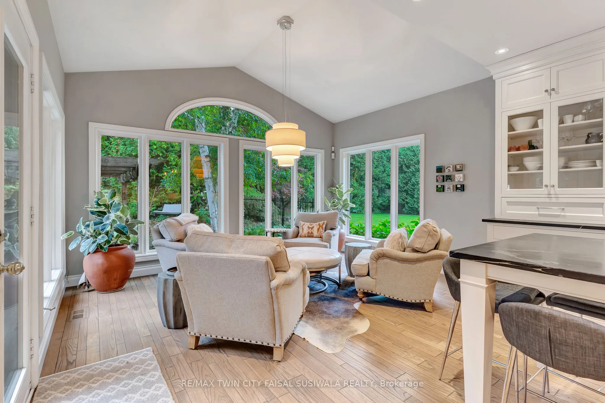 22 Deerpath Court