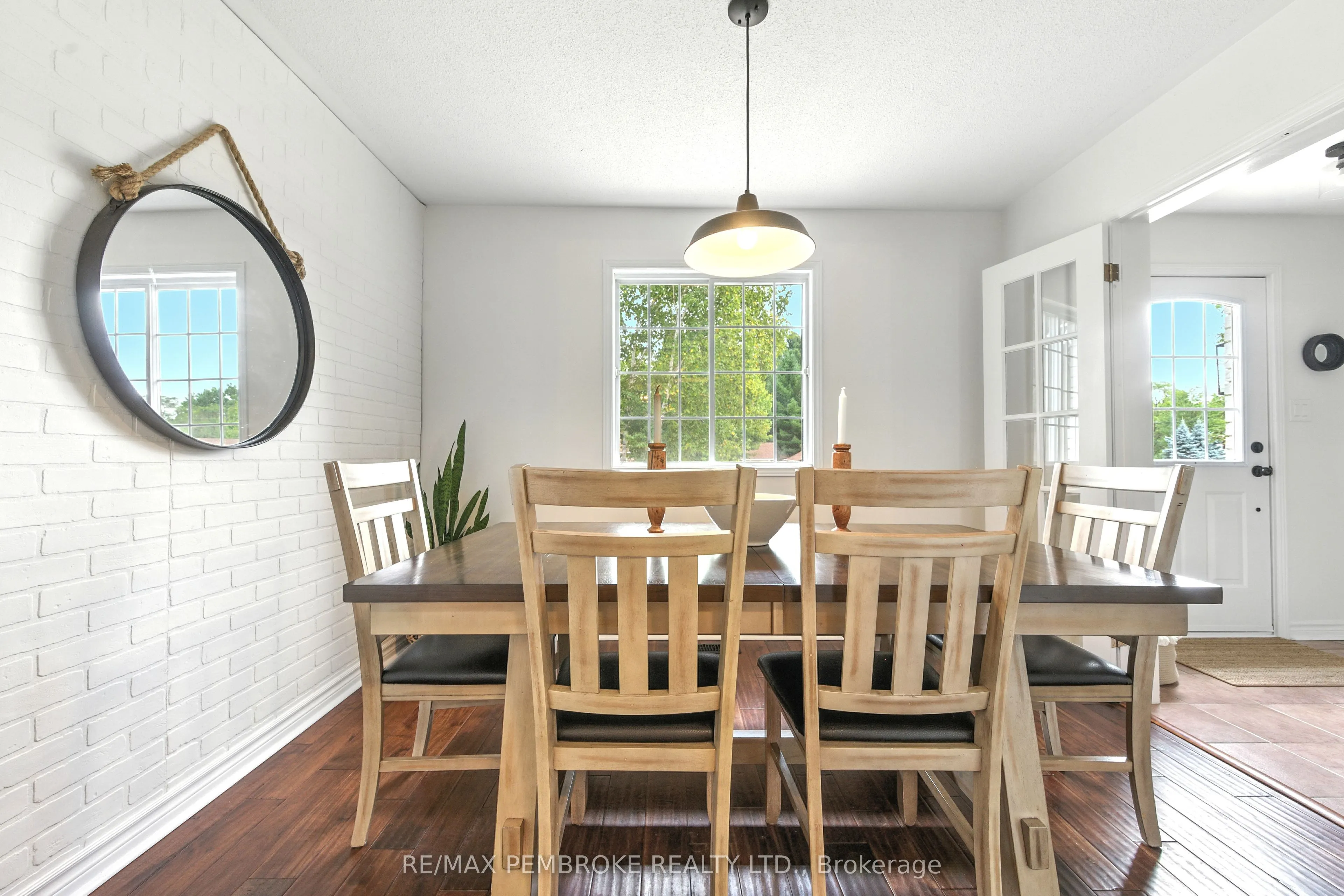 5 Dennis Crescent