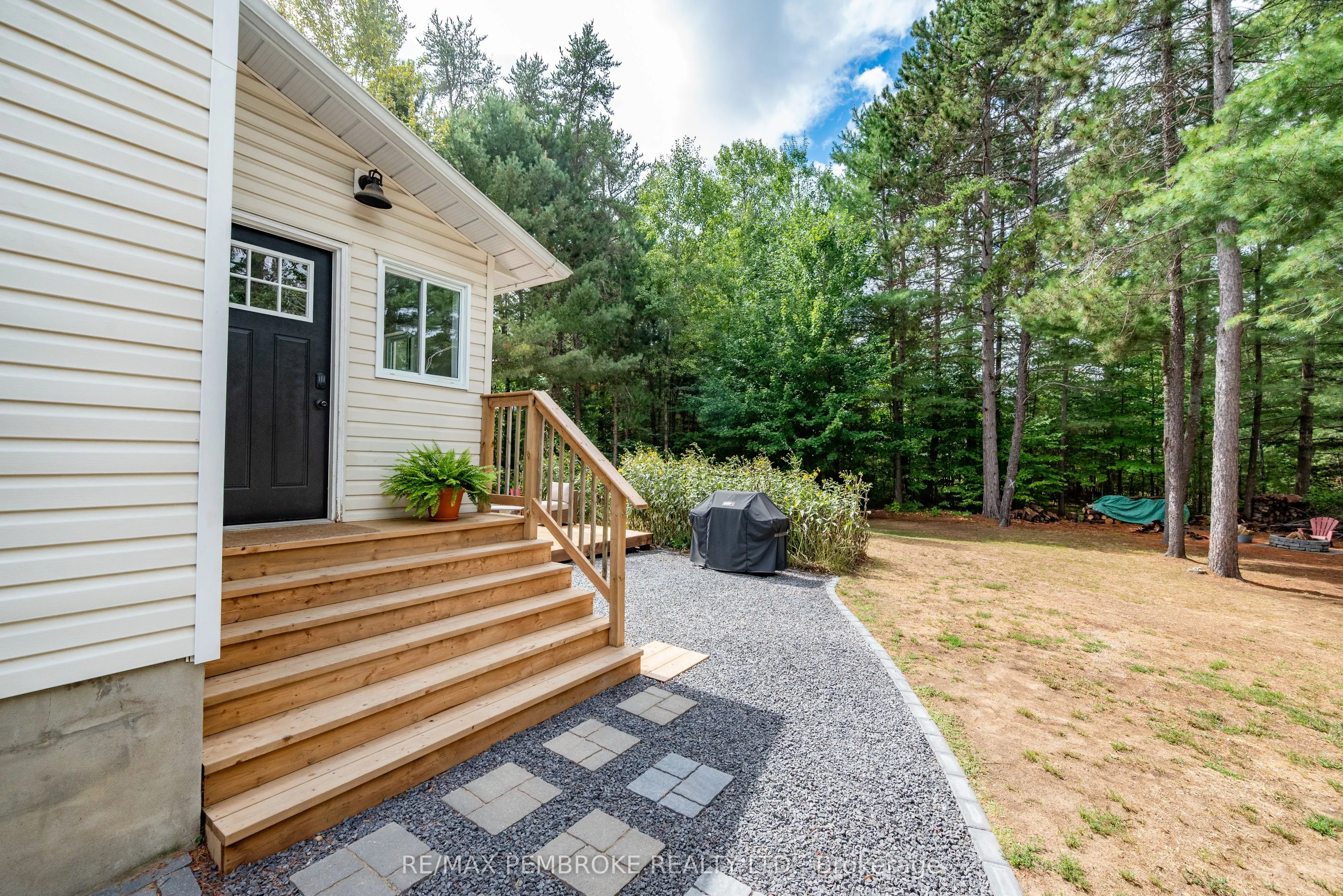 5 Dennis Crescent