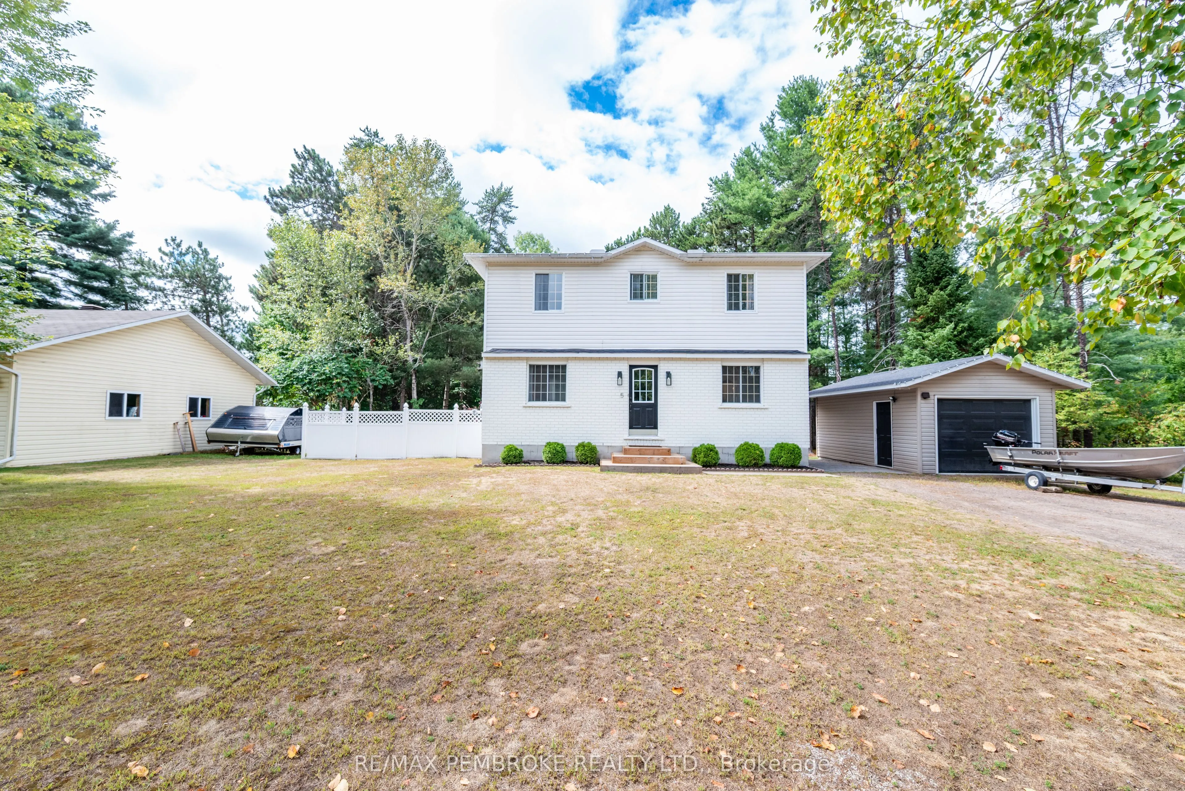 5 Dennis Crescent