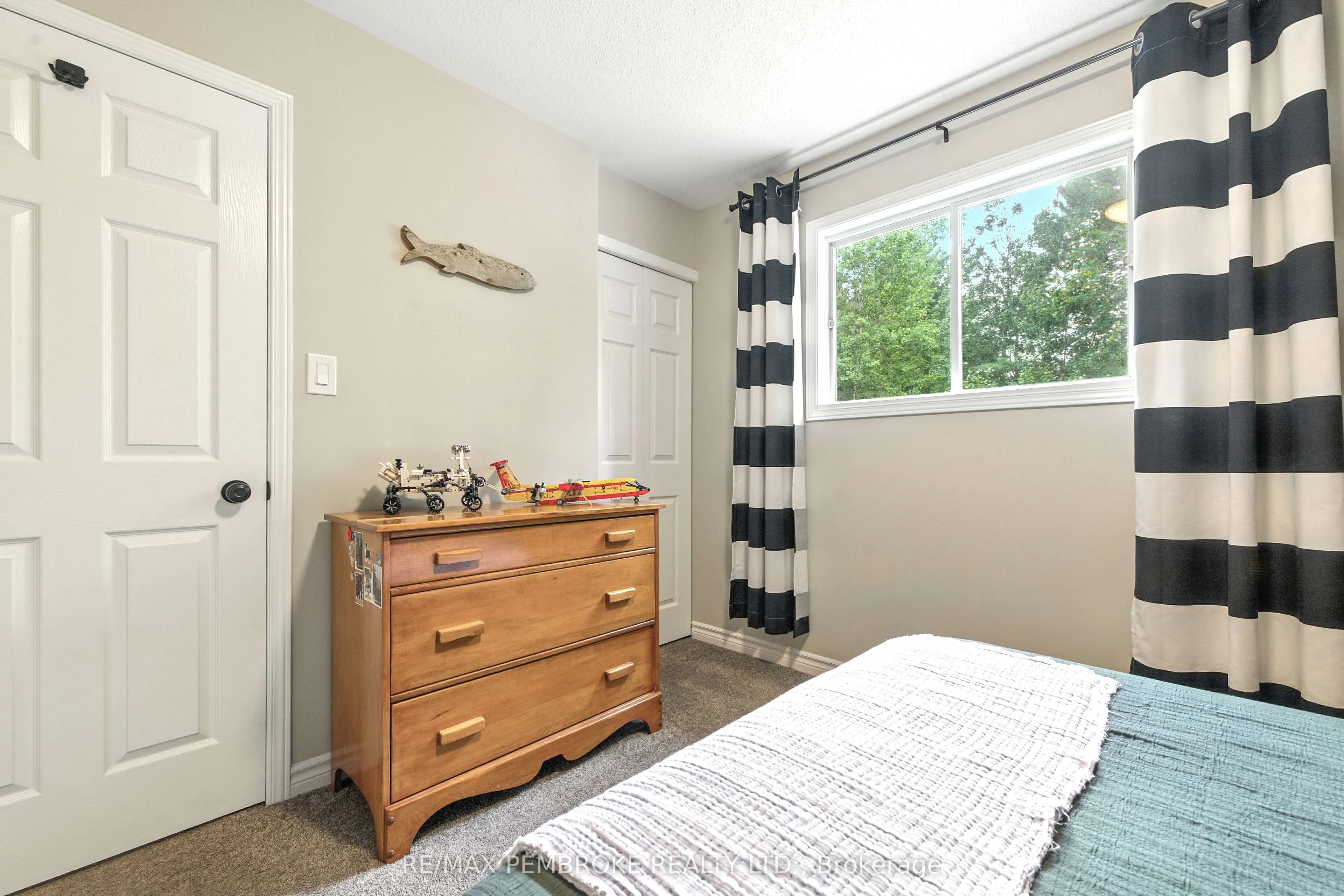 5 Dennis Crescent