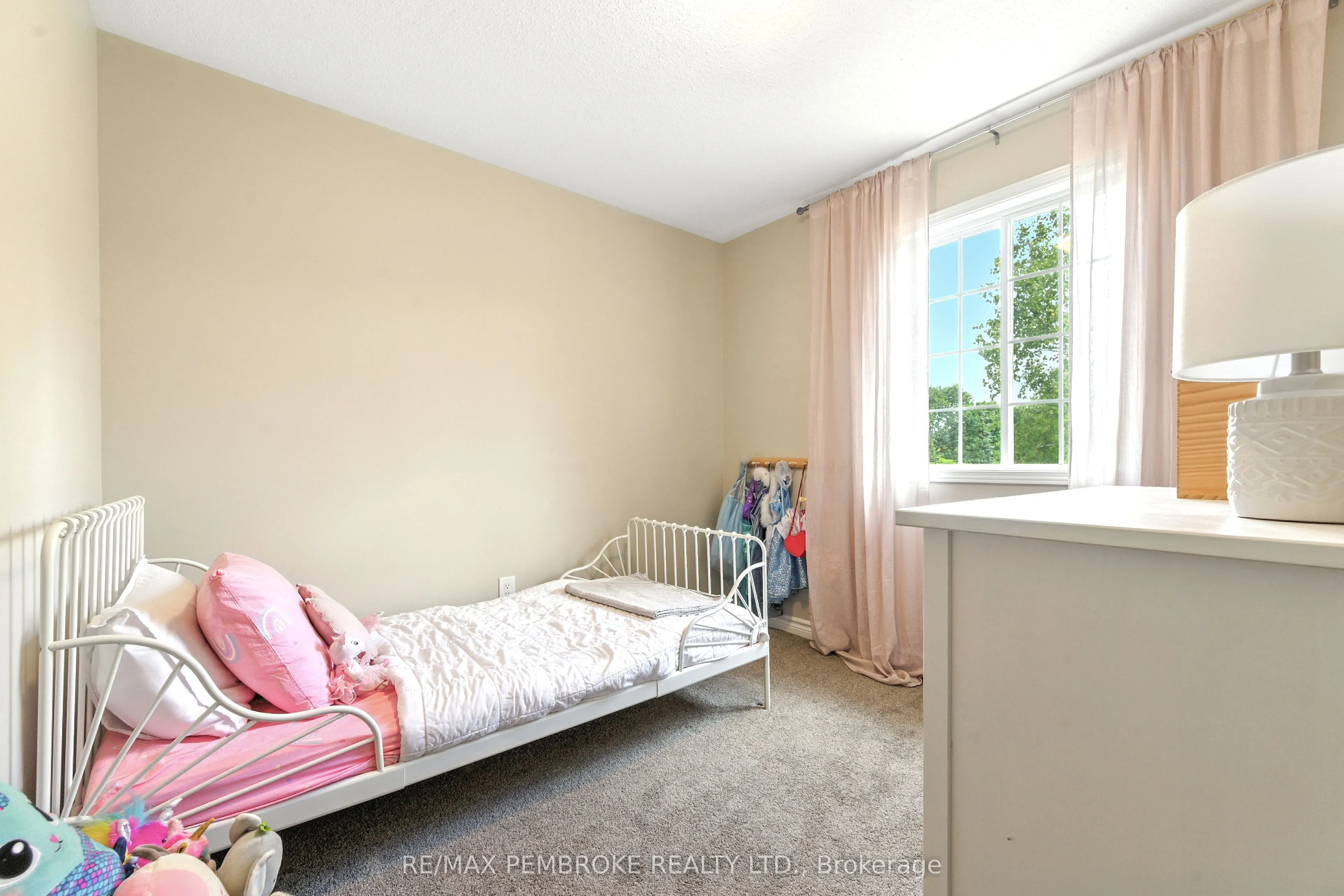 5 Dennis Crescent
