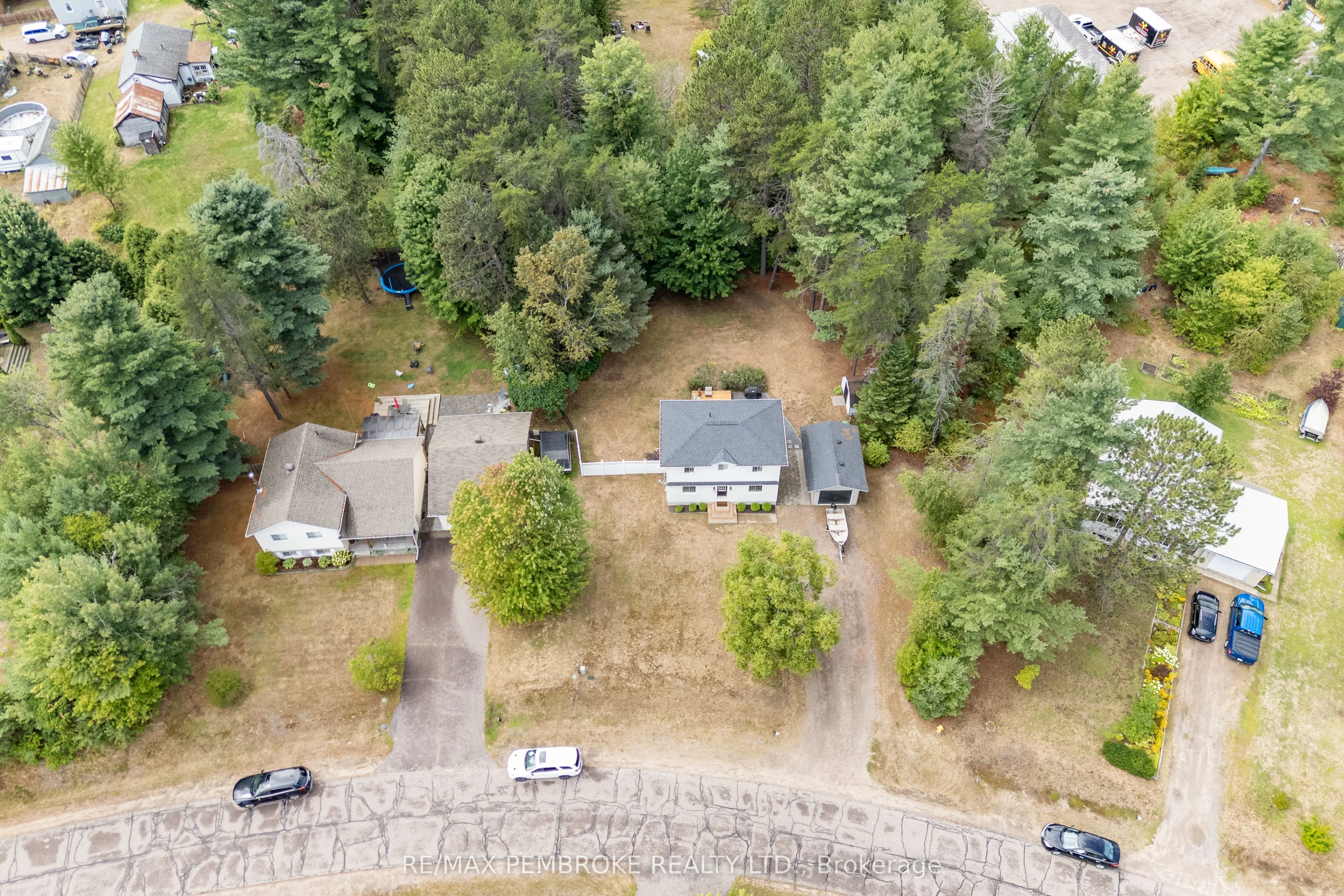 5 Dennis Crescent