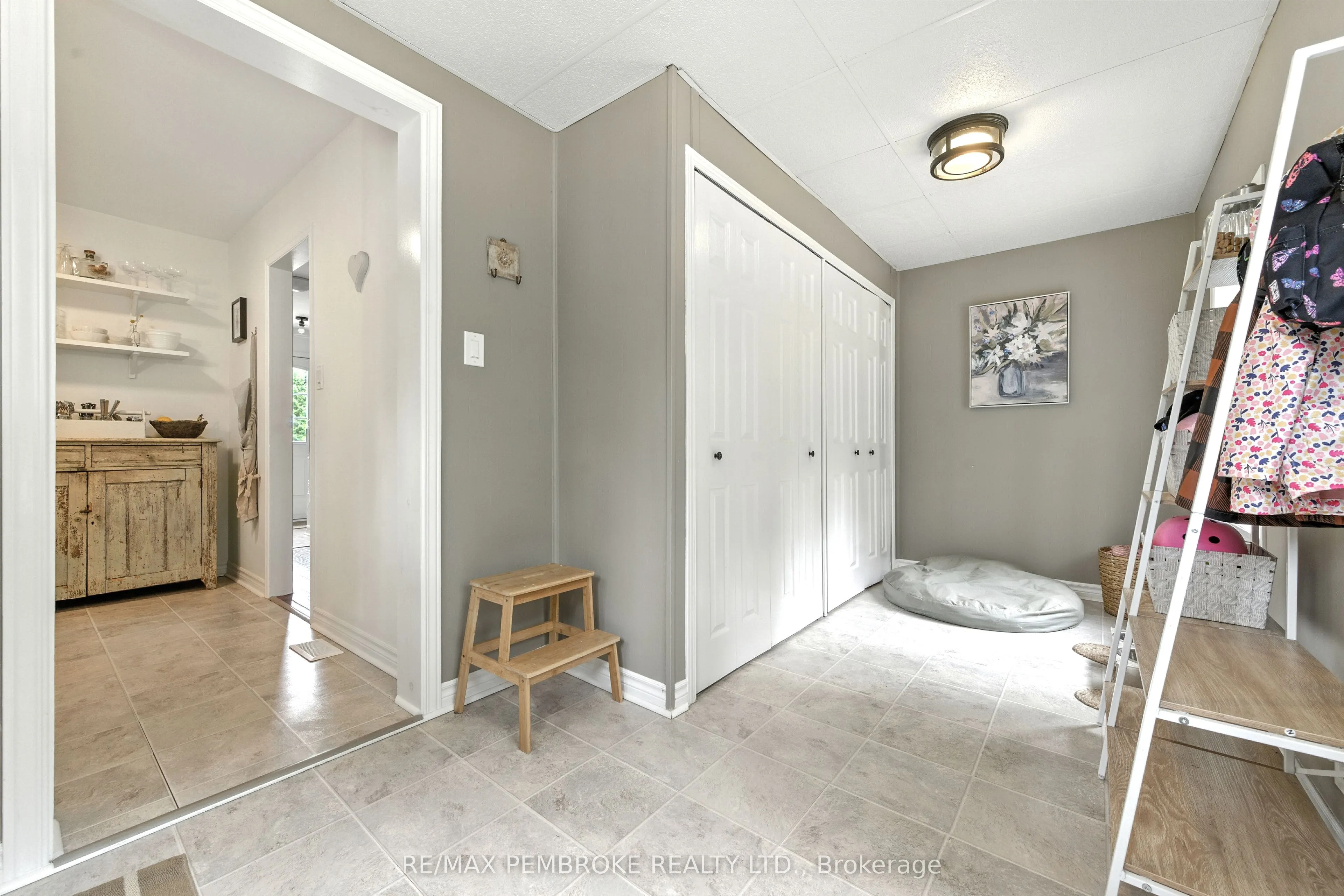 5 Dennis Crescent
