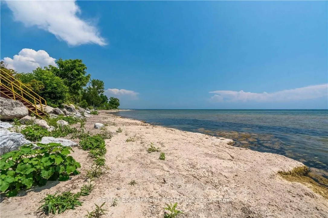 2399 Lakeshore Road