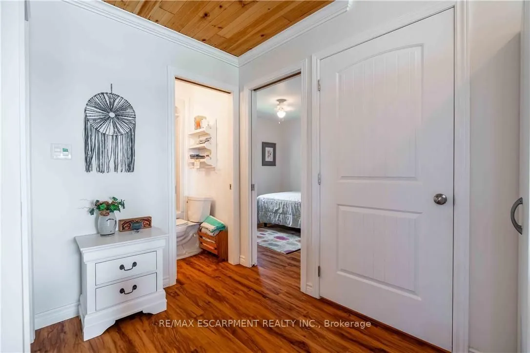 2399 Lakeshore Road