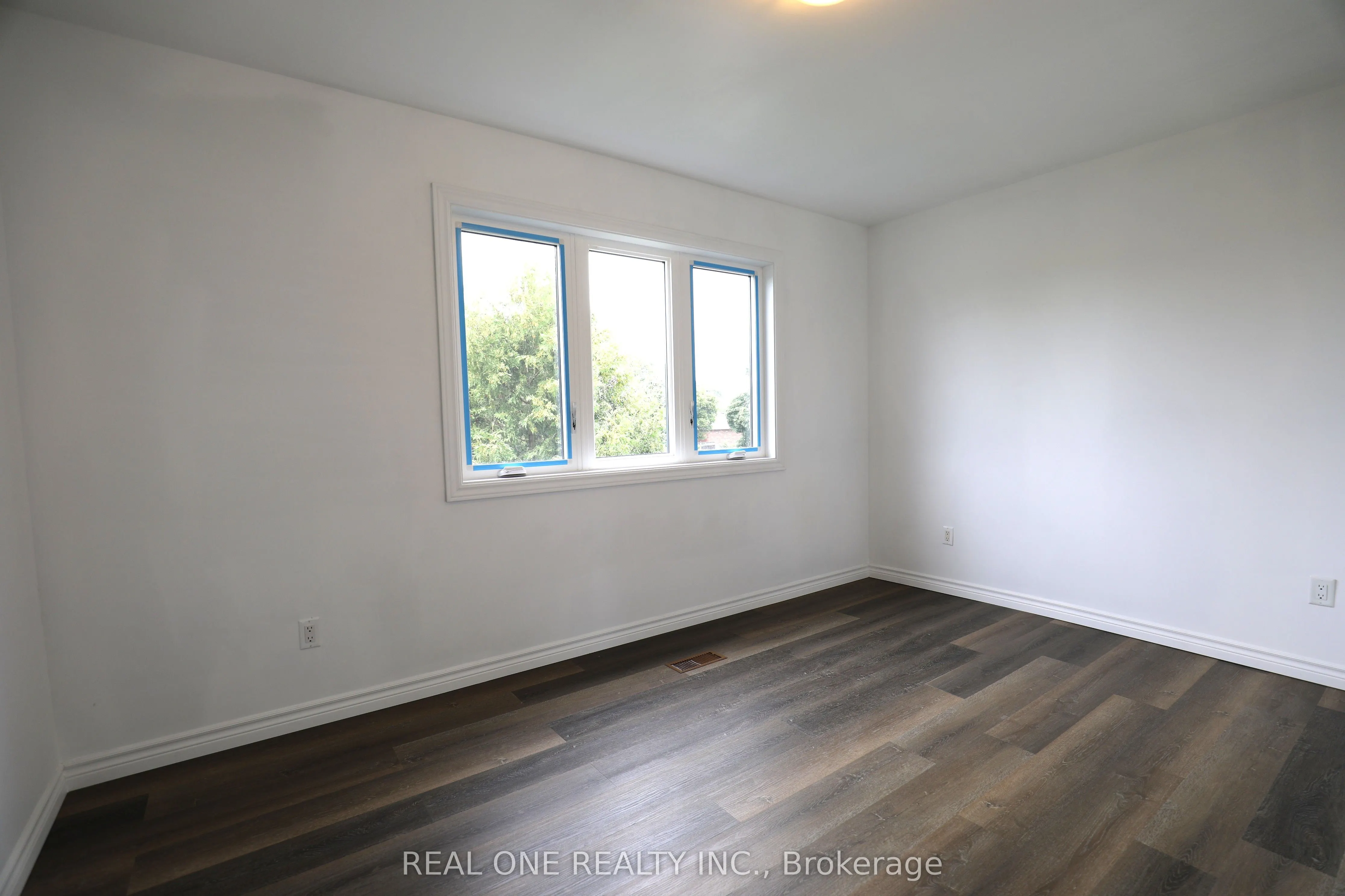 56 Skylark Drive, #Upper level unit 1