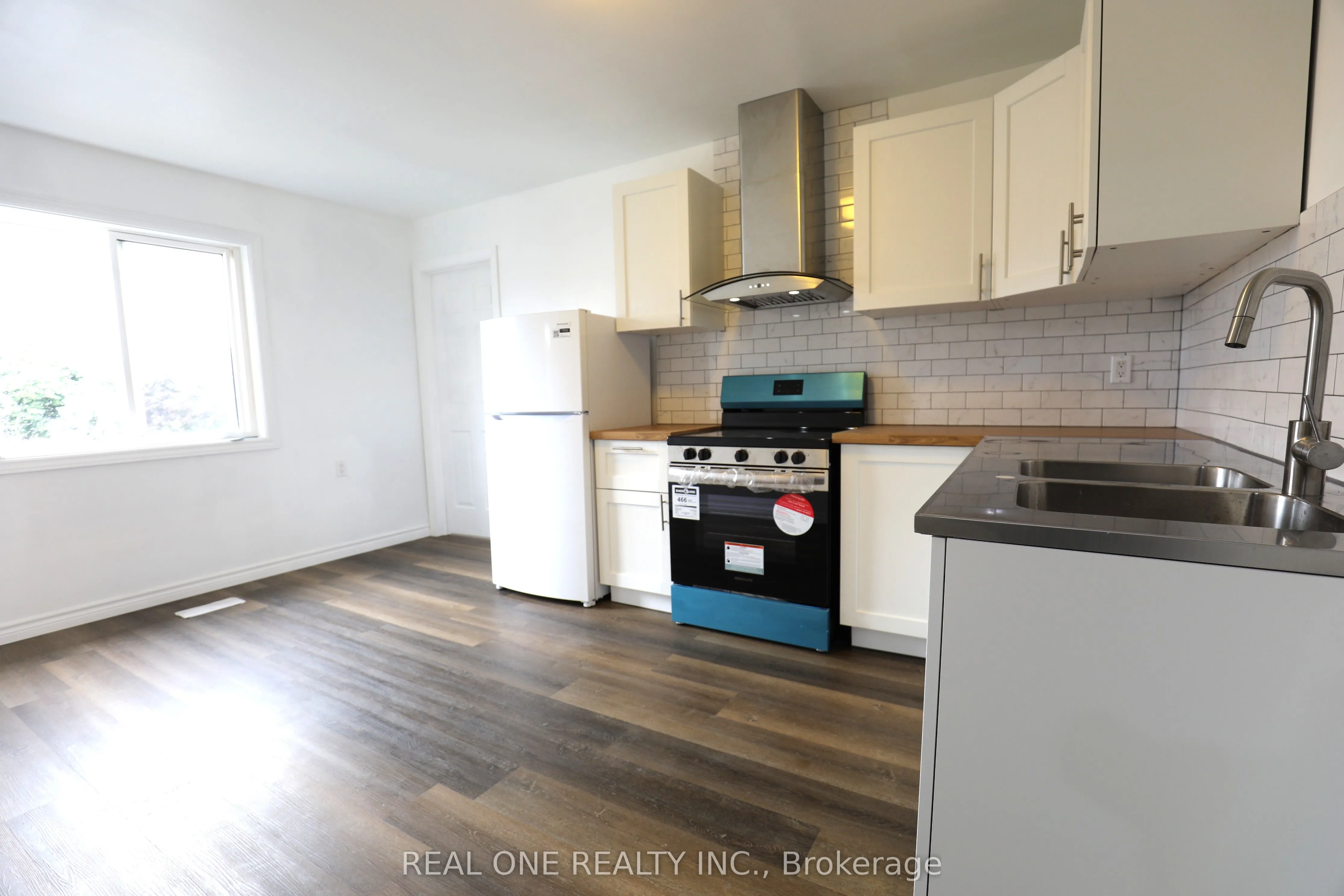 56 Skylark Drive, #Upper level unit 1