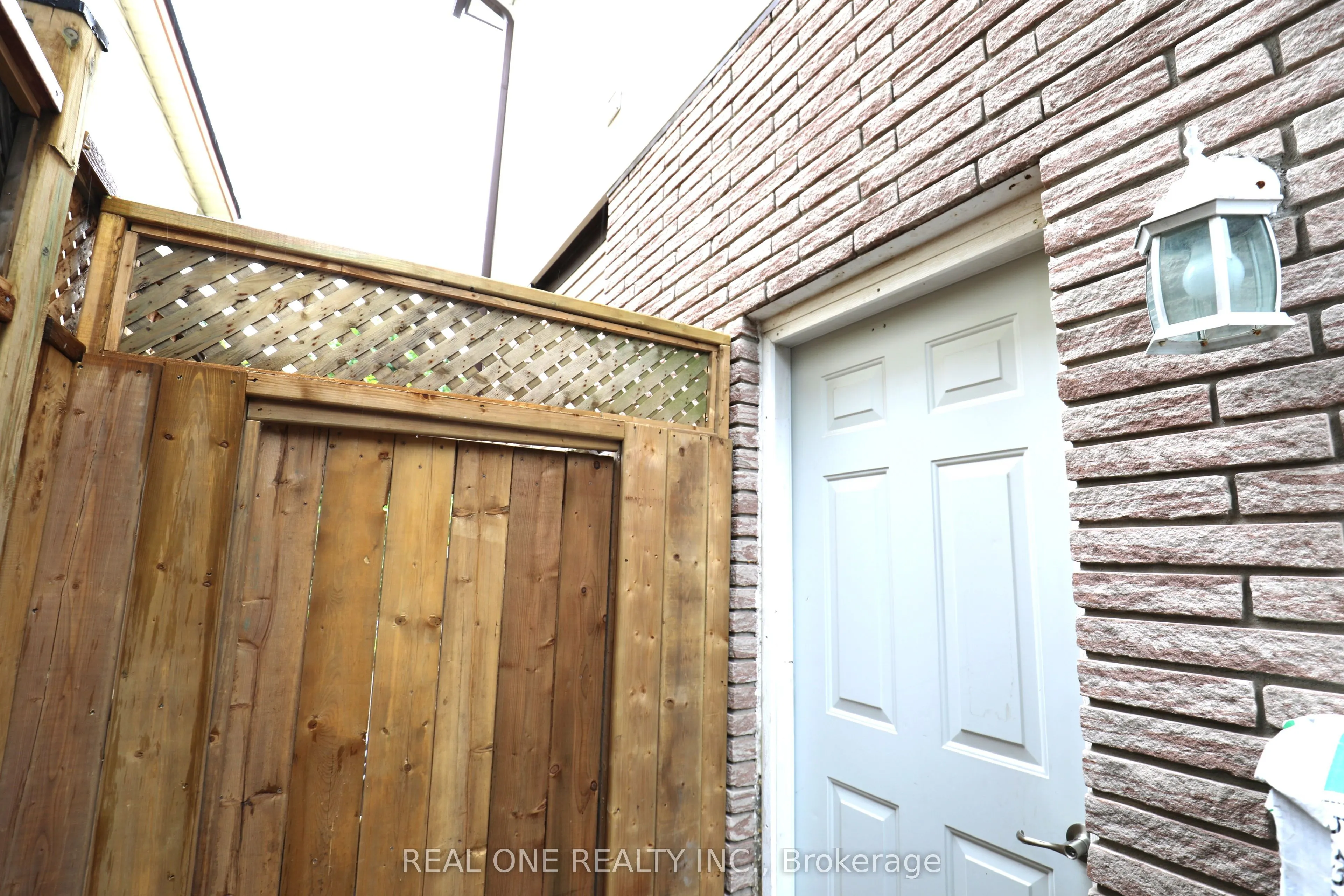 56 Skylark Drive, #Upper level unit 1