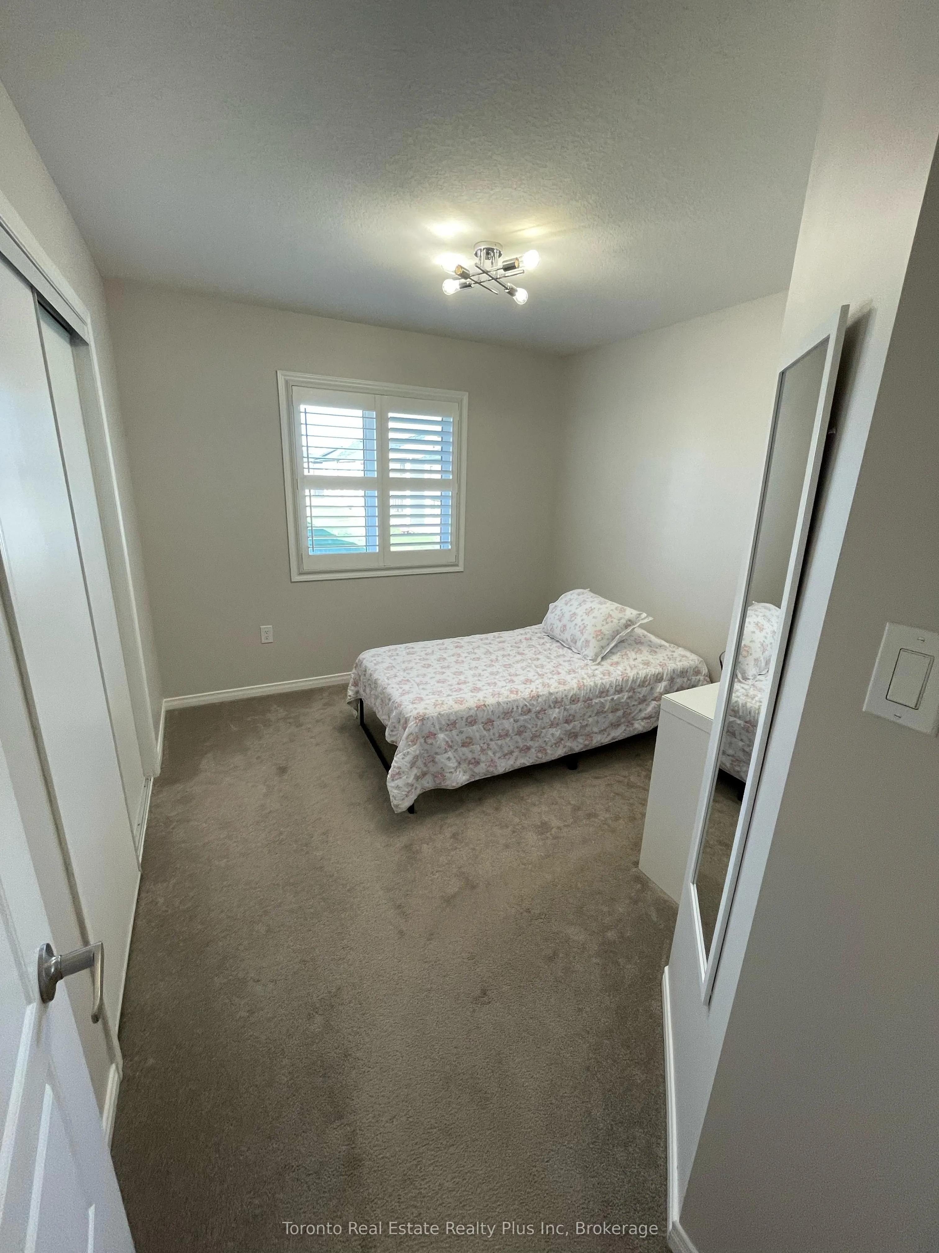 48 Witteveen Drive