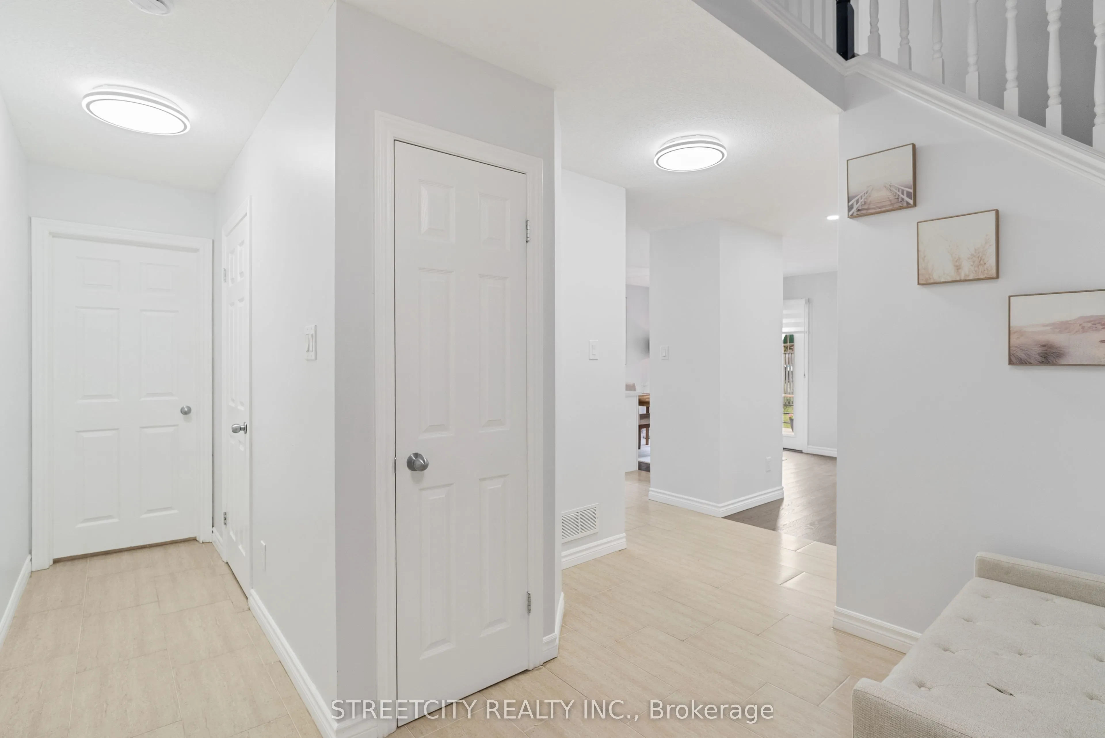 1176 South Wenige Drive