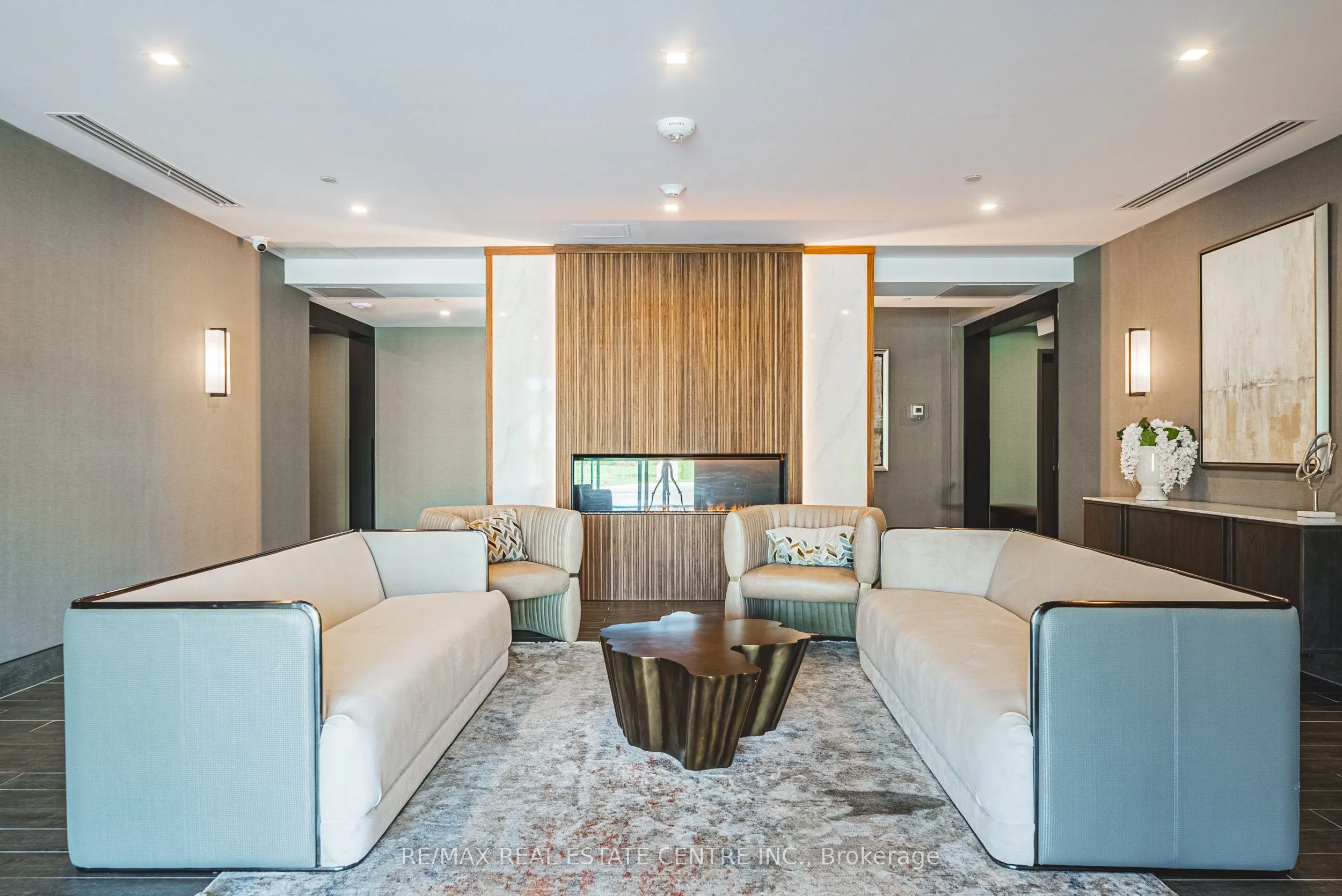 470 DUNDAS Street, #1005