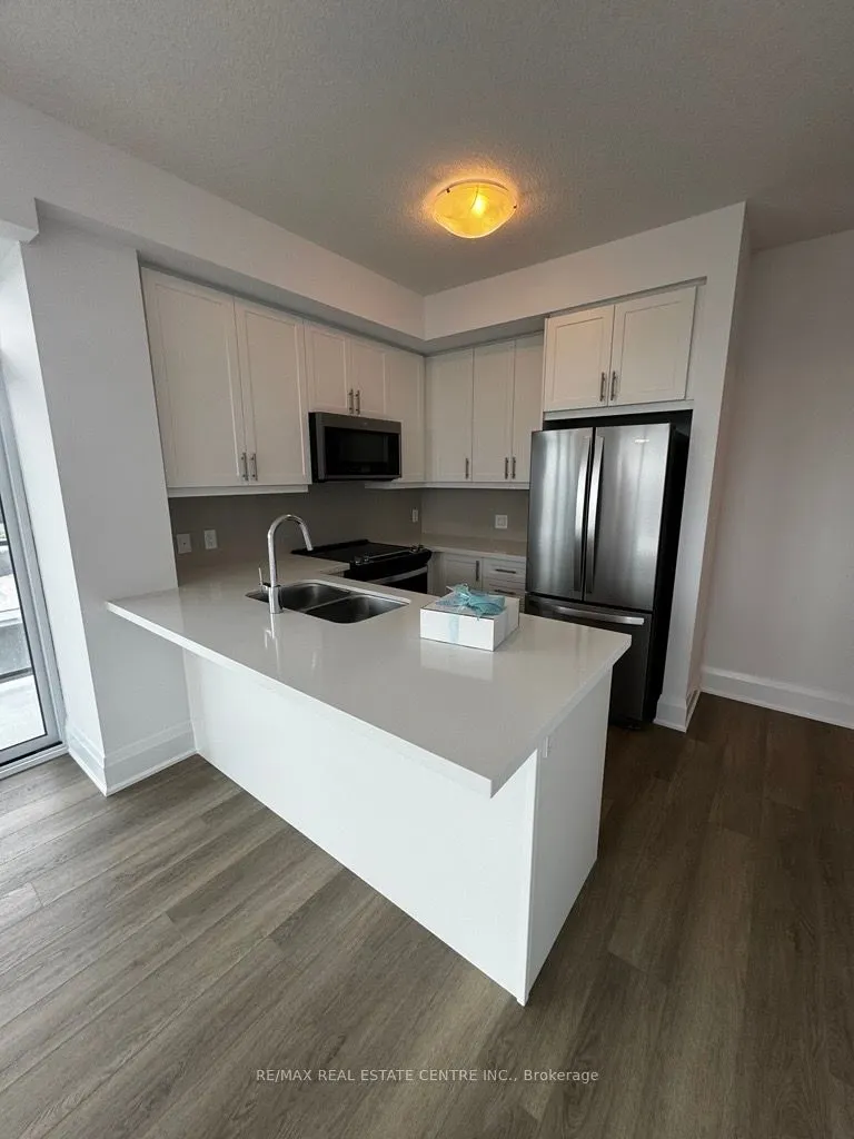 470 DUNDAS Street, #1005
