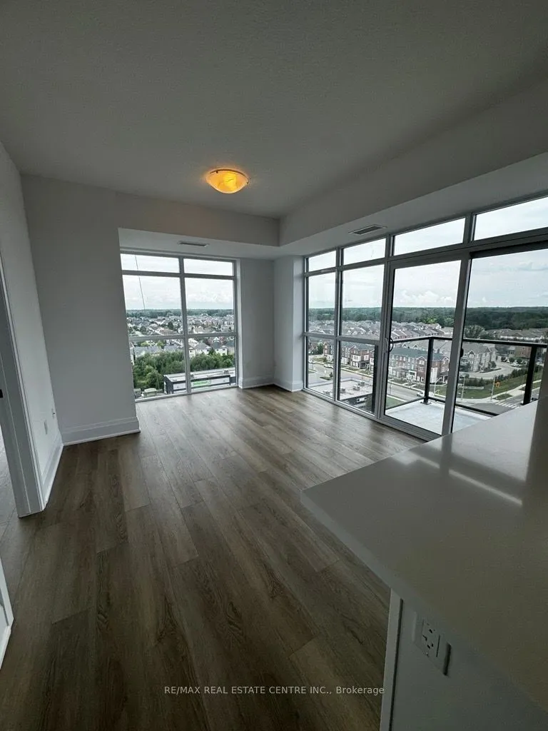 470 DUNDAS Street, #1005