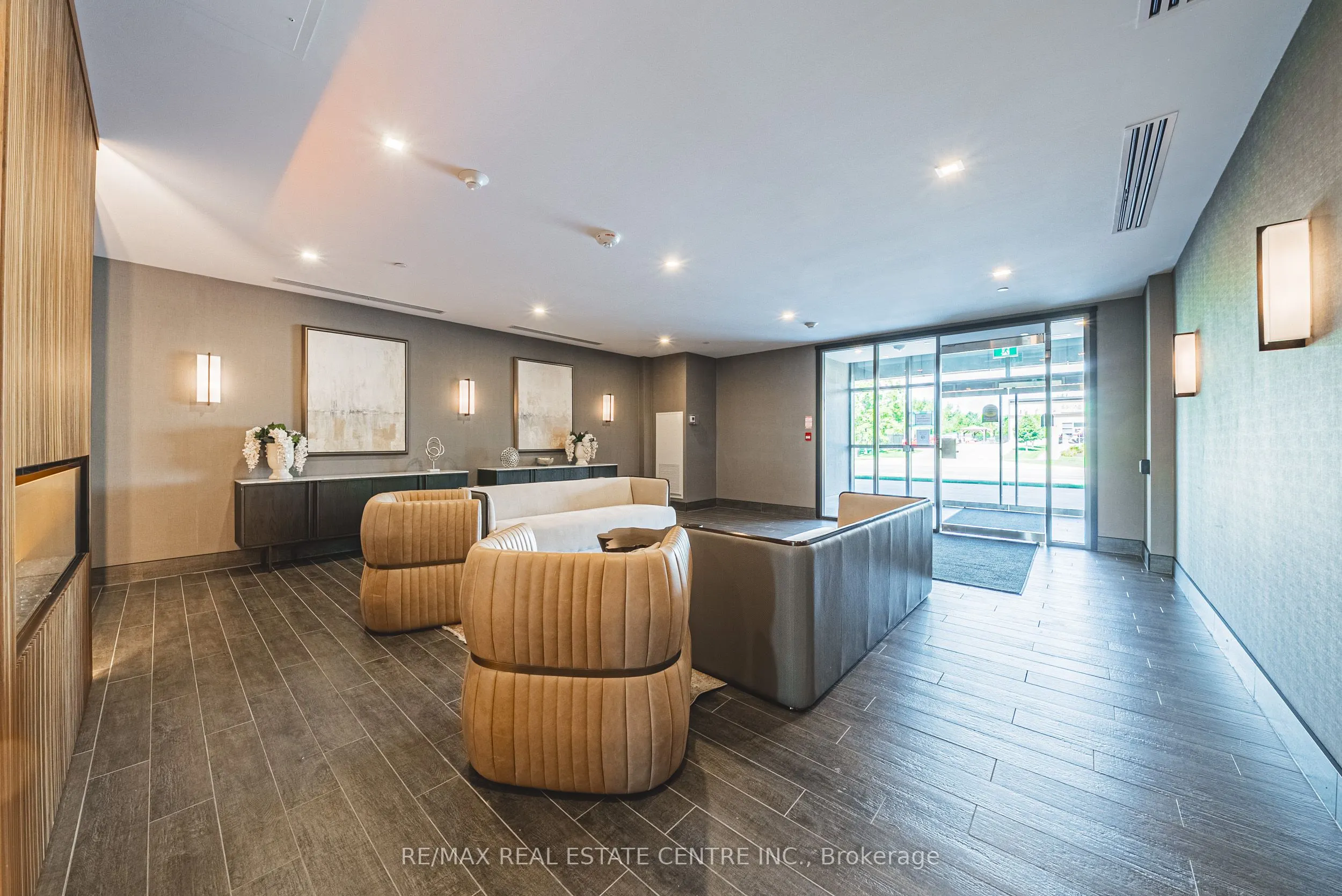 470 DUNDAS Street, #1005