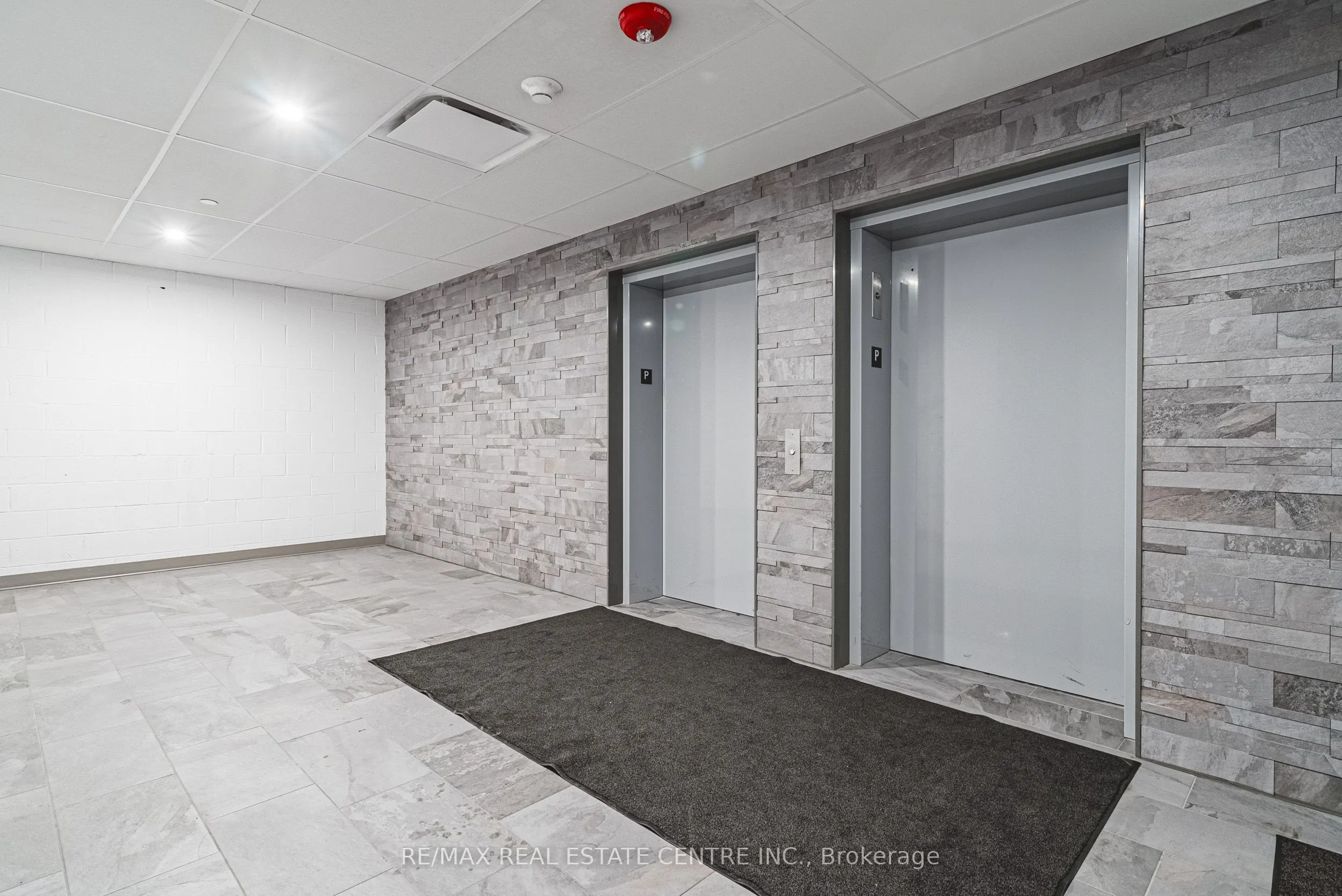 470 DUNDAS Street, #1005