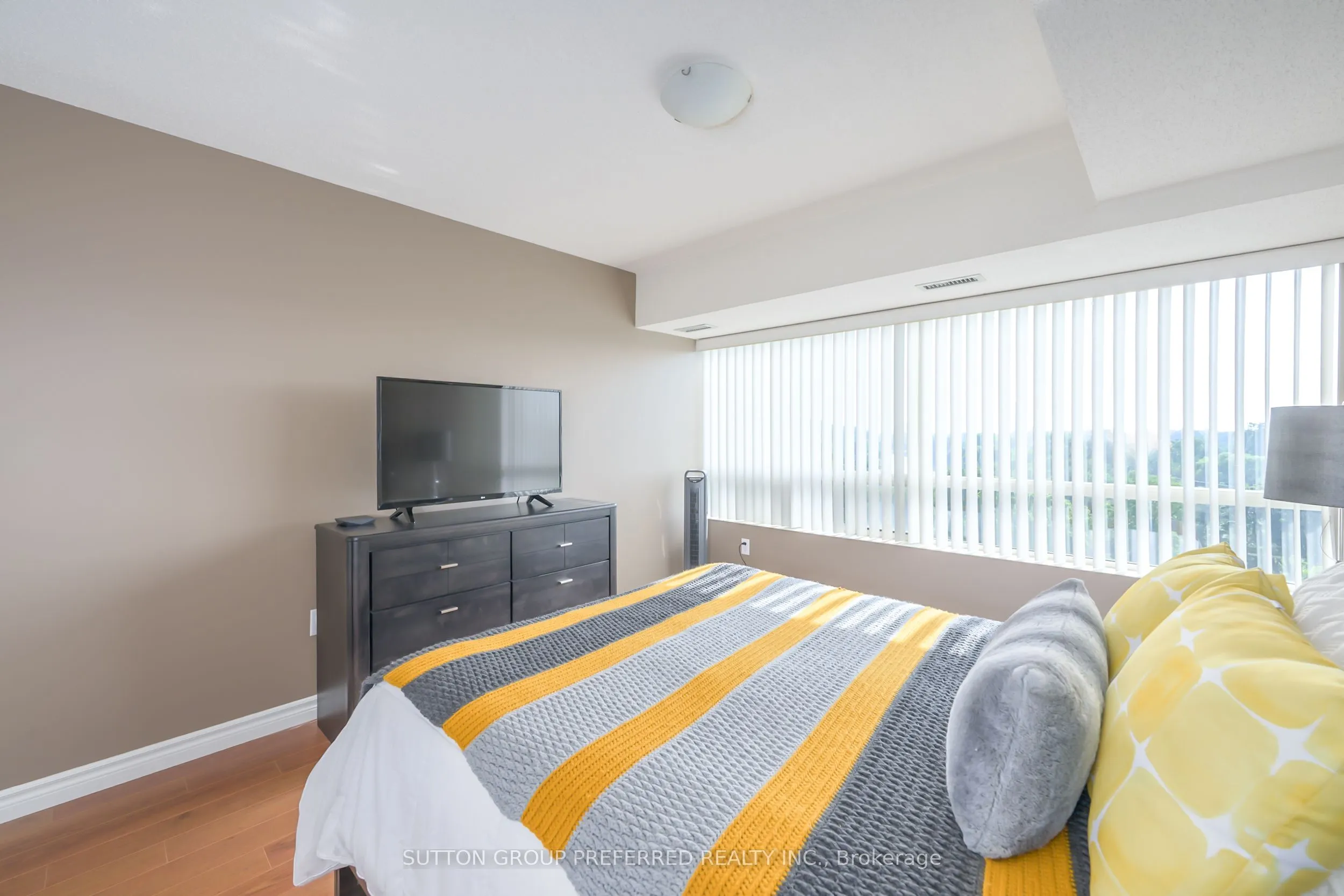 521 Riverside Drive, #609