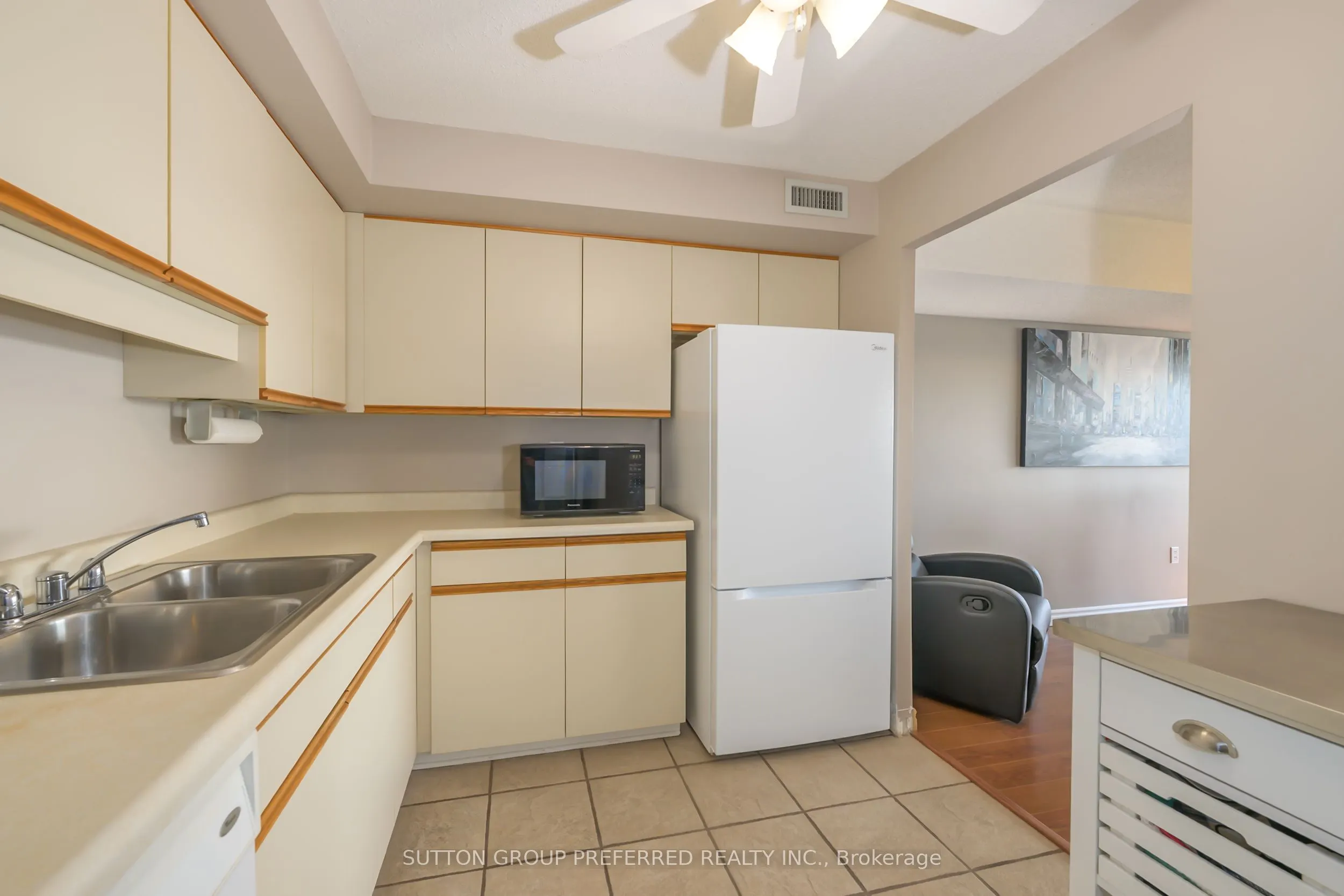 521 Riverside Drive, #609