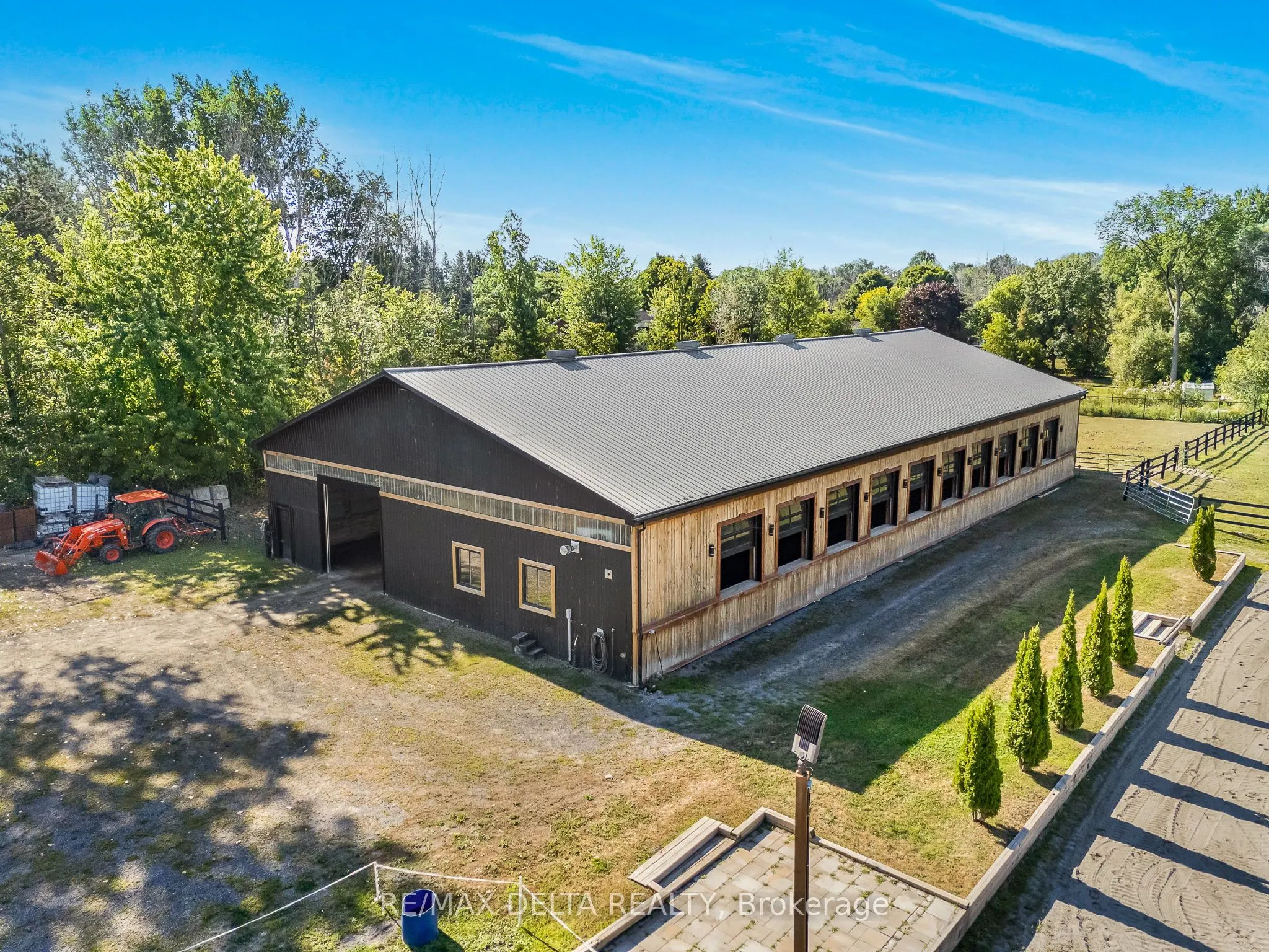 455 Front Road W