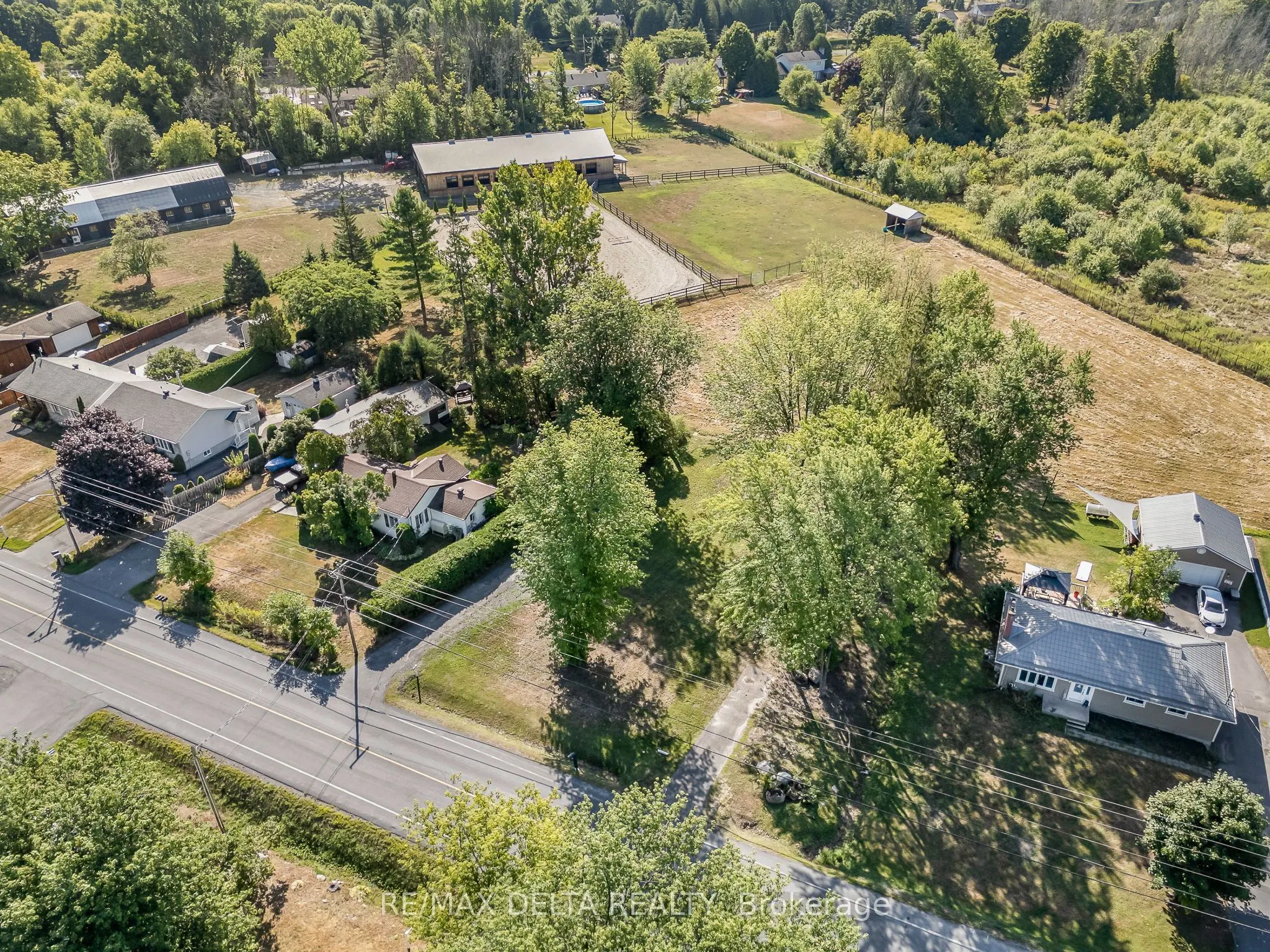 455 Front Road W