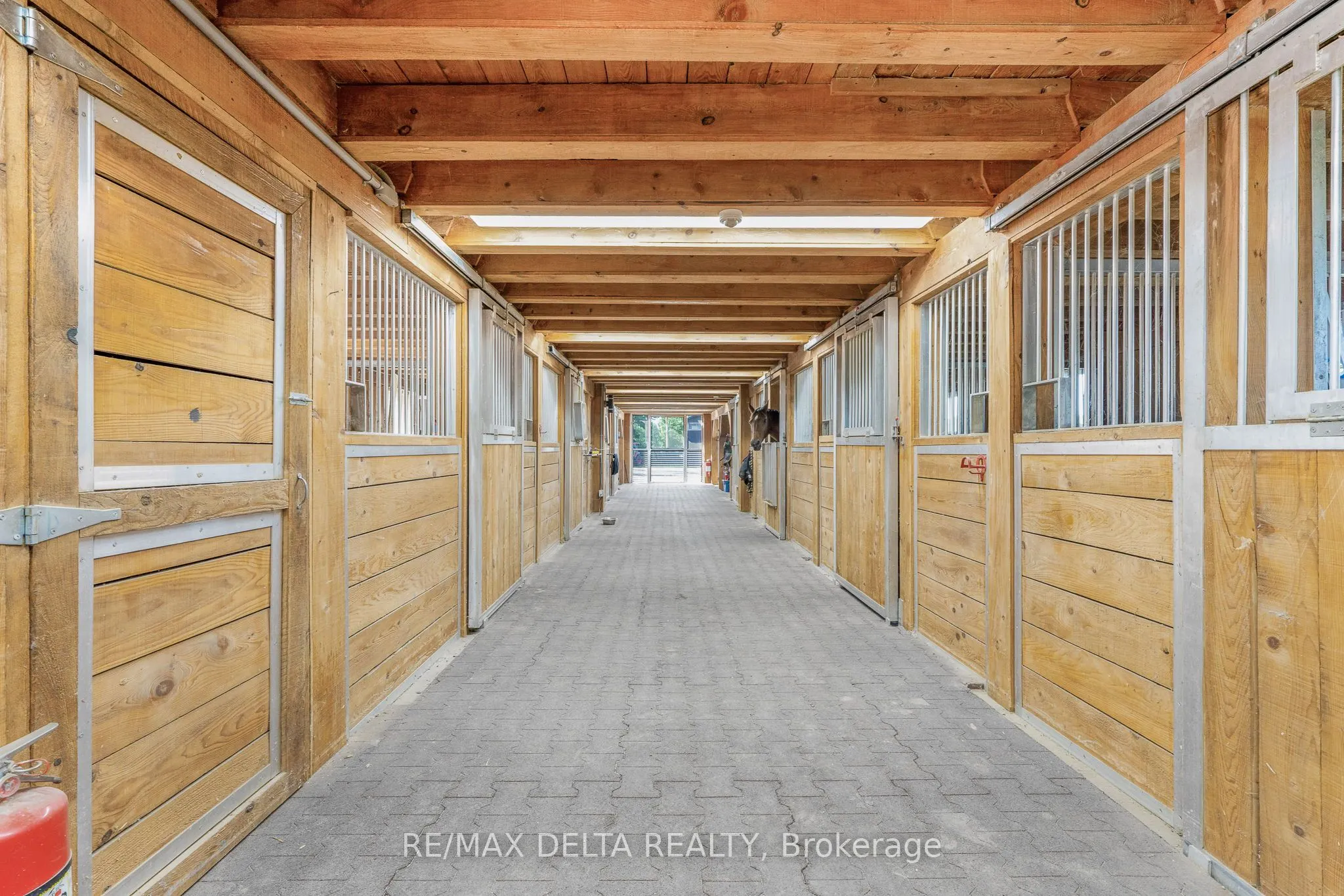 455 Front Road W
