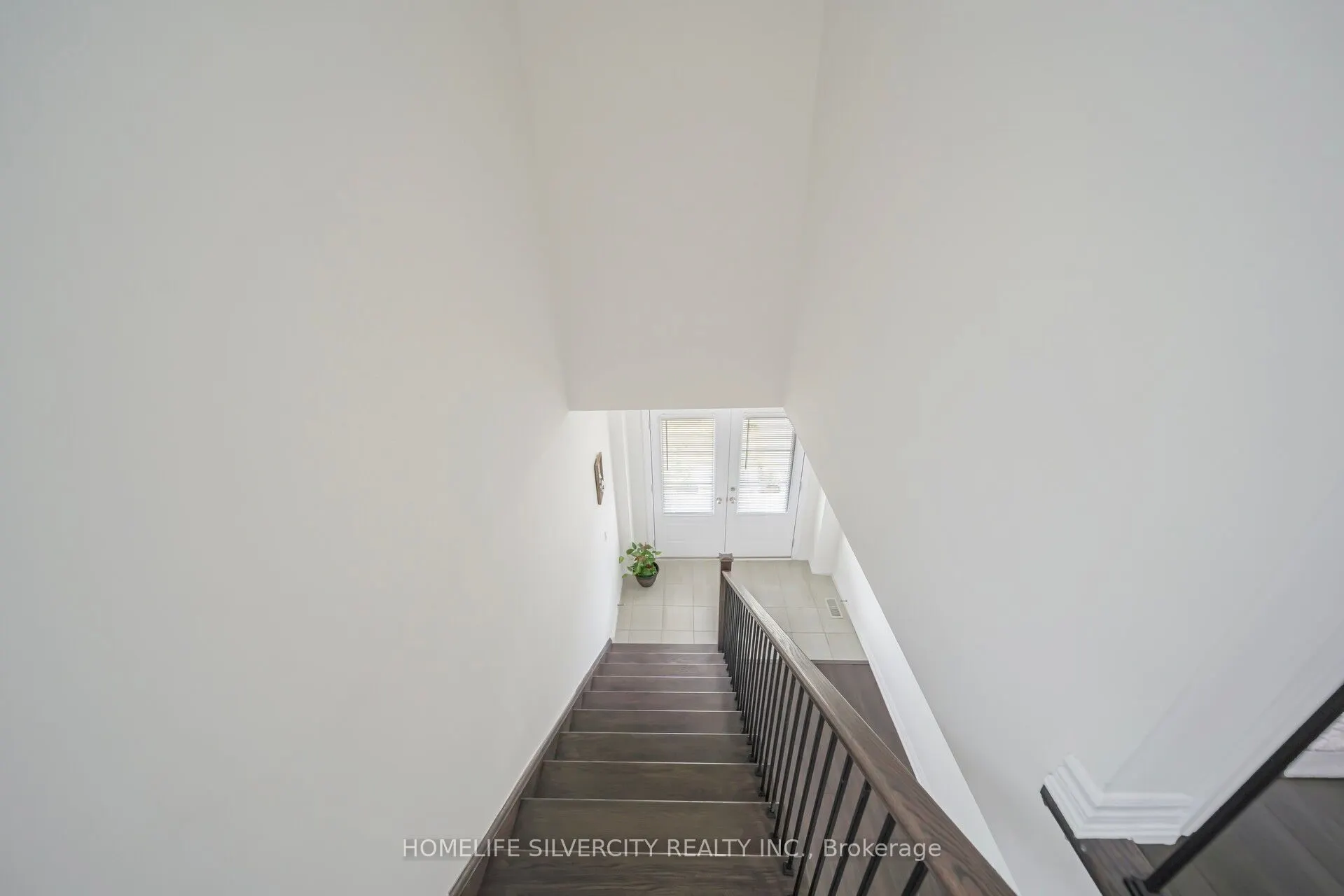 44 Cottonwood Crescent