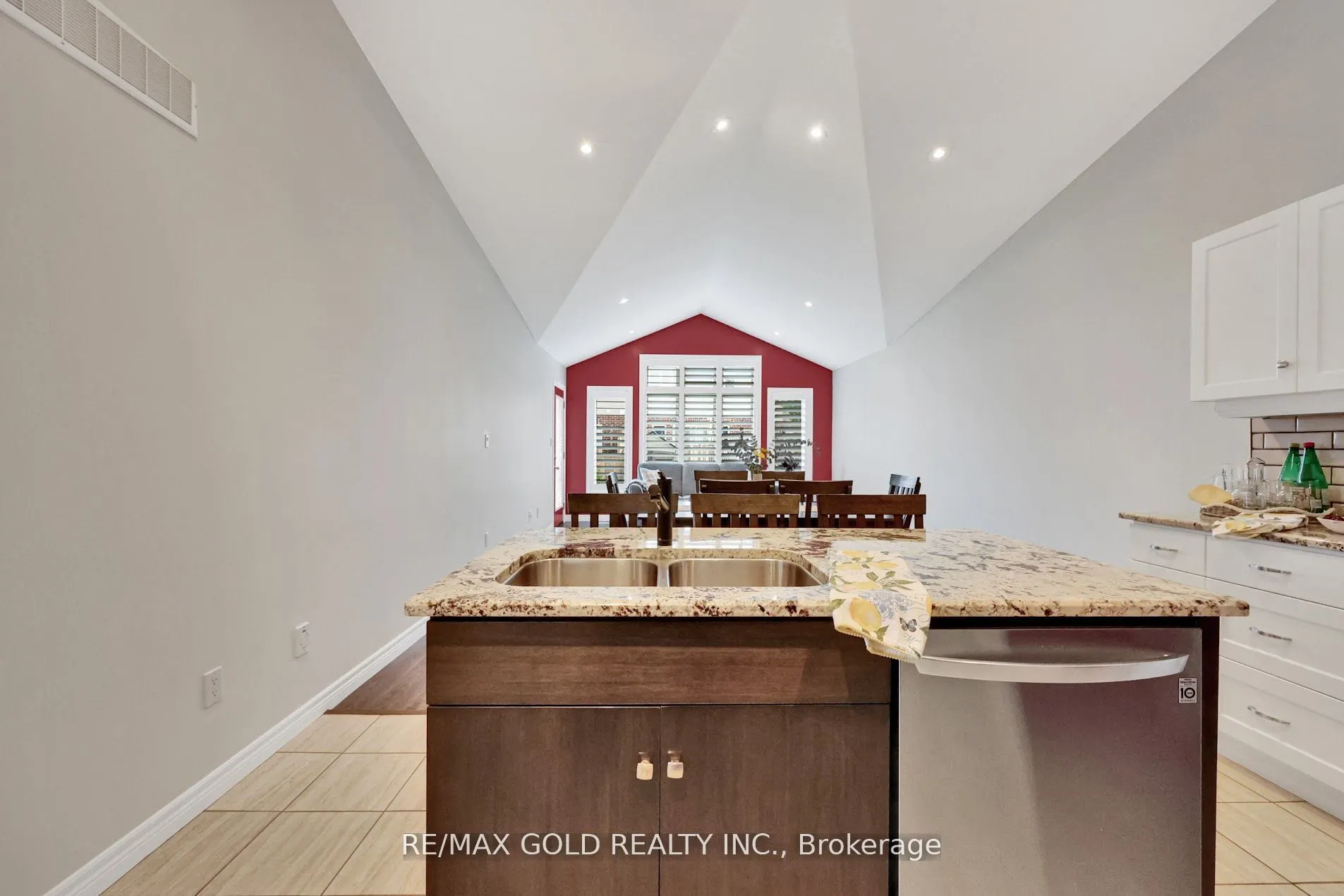 1460 Dunkirk Avenue