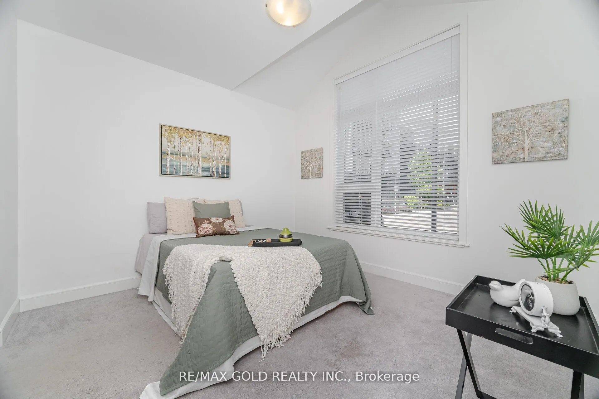 110 Fergus Avenue, #1