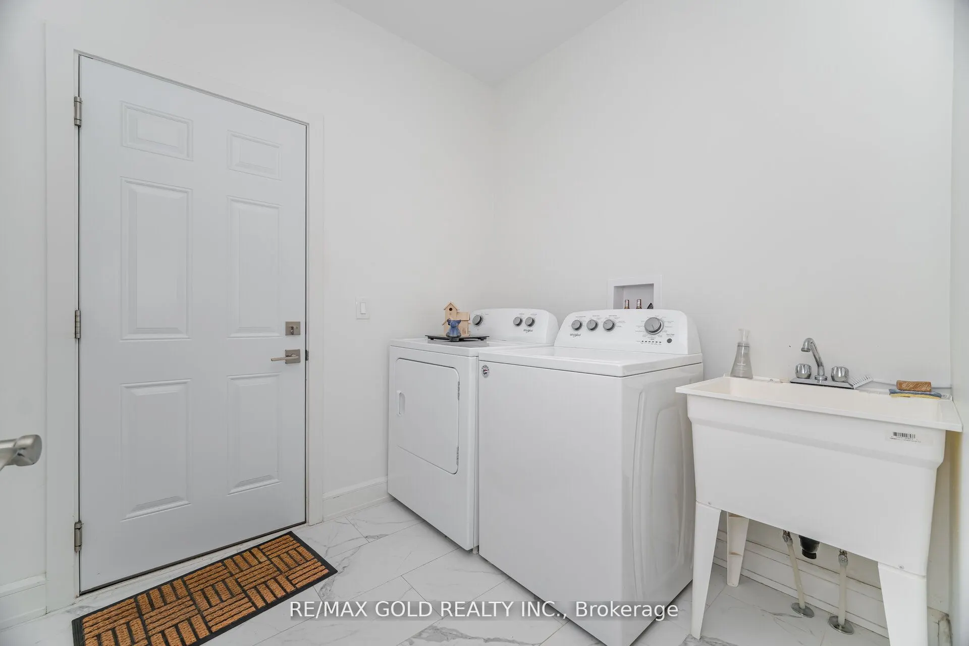 110 Fergus Avenue, #1