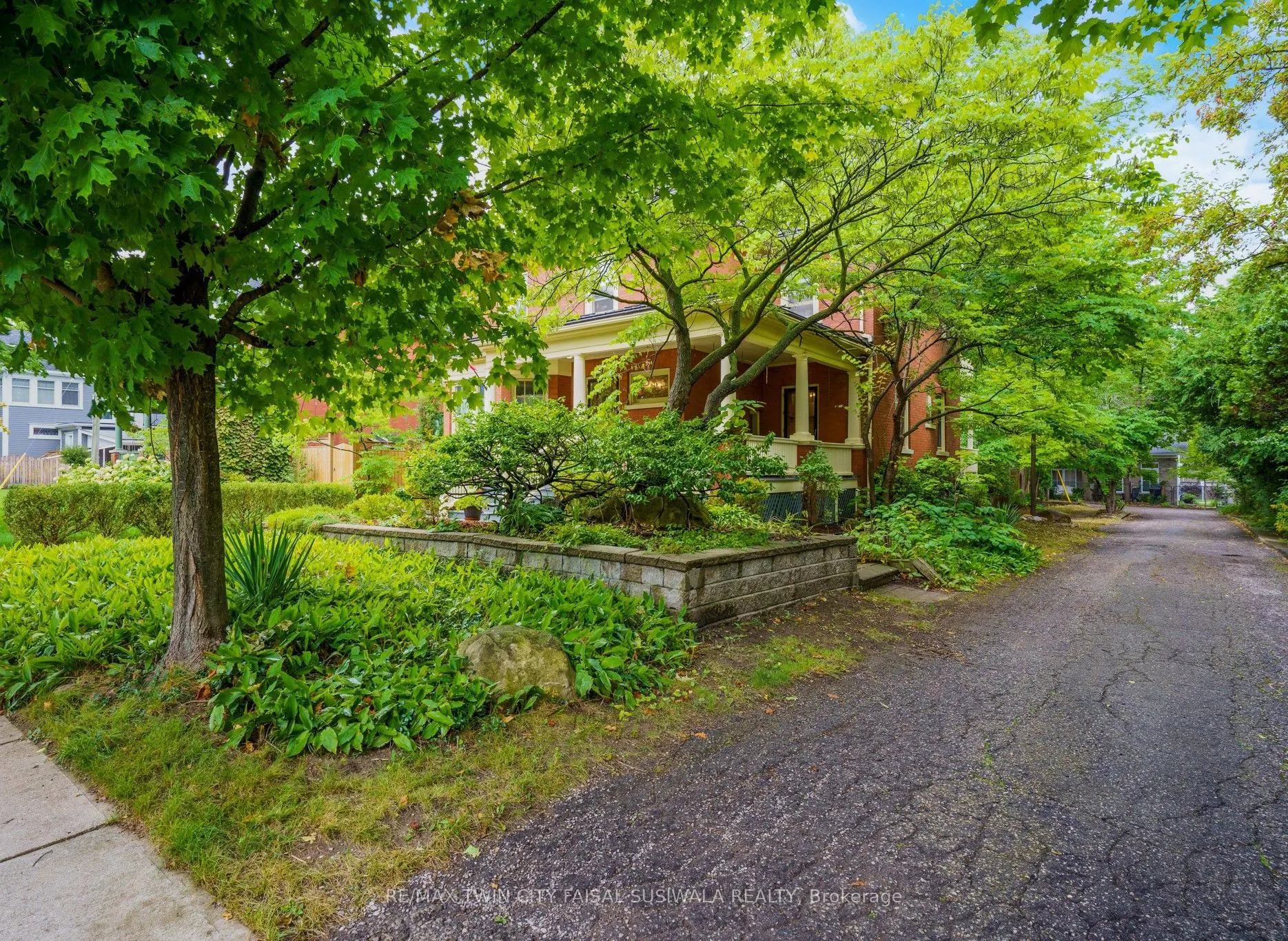 36 Wentworth Avenue