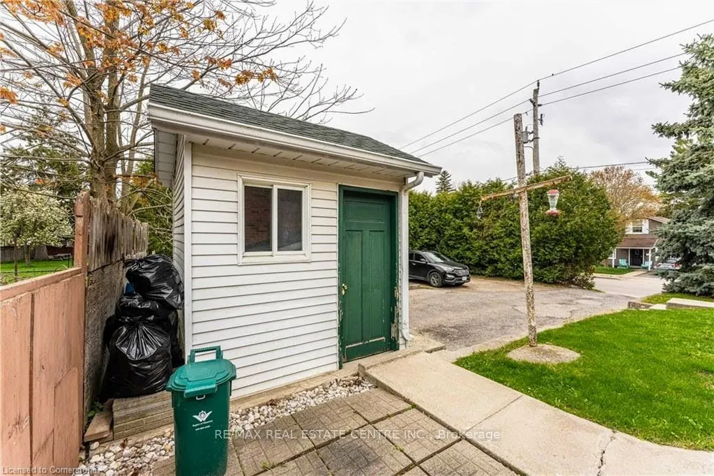 89 Elgin Street N, #B