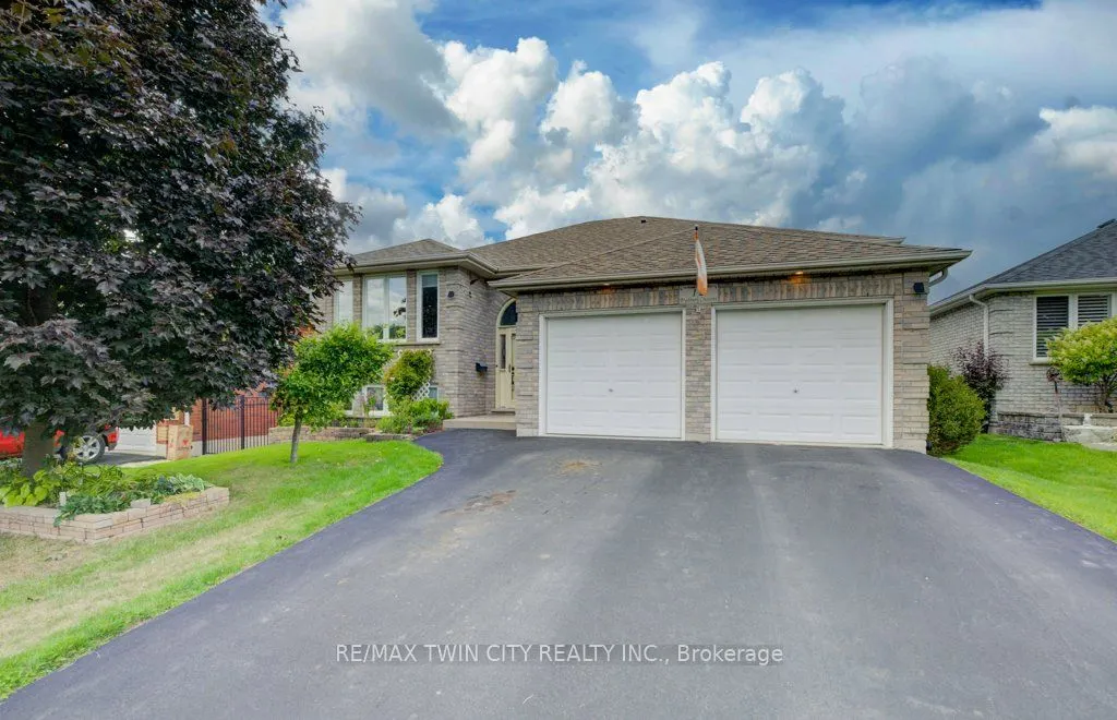 12 Bradbury Crescent