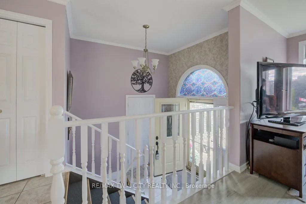12 Bradbury Crescent