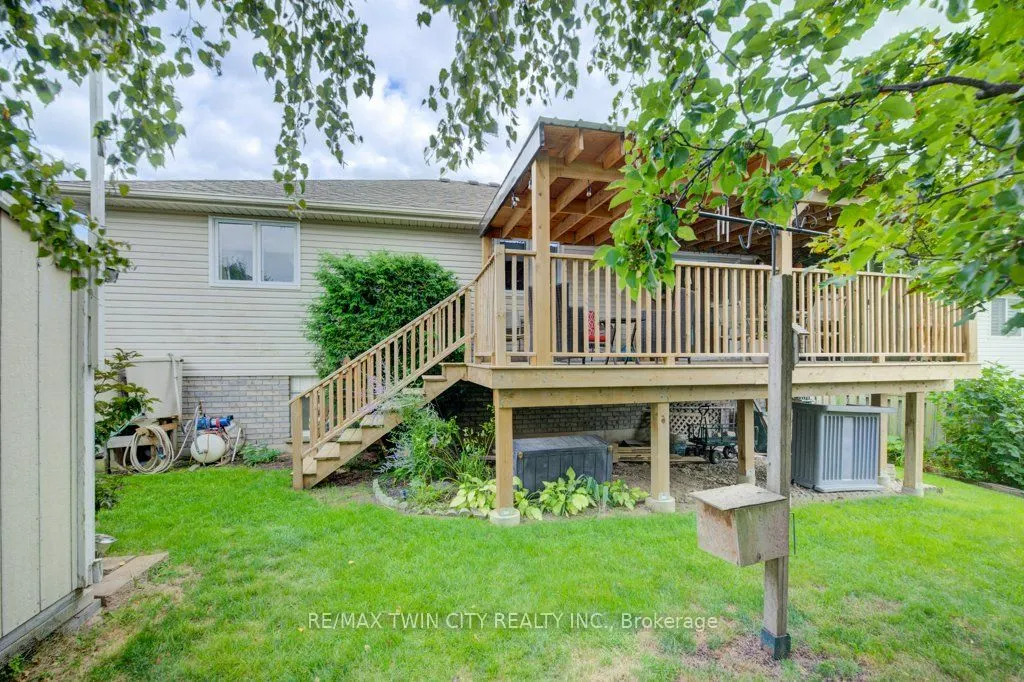 12 Bradbury Crescent