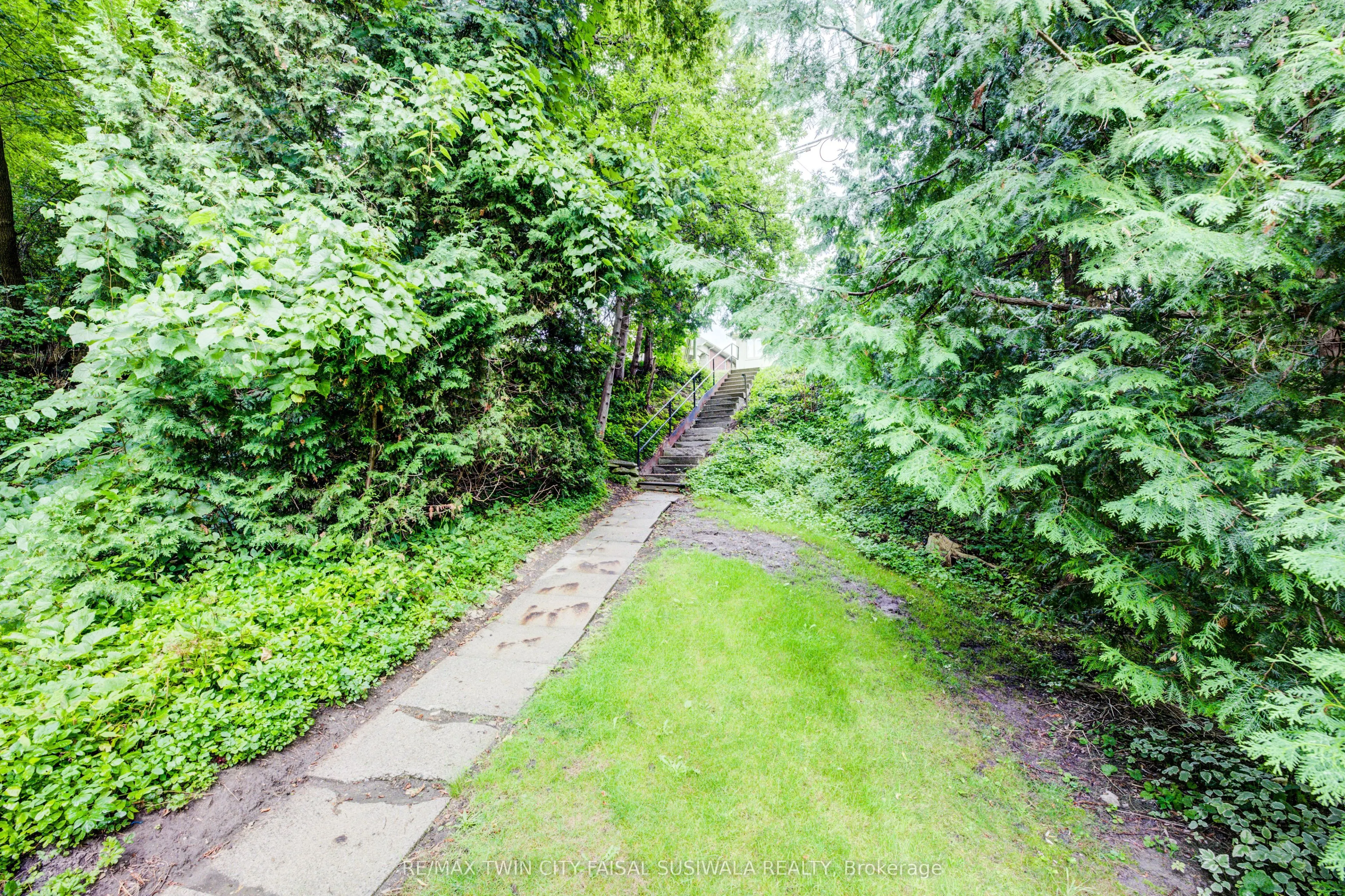 377 River Road