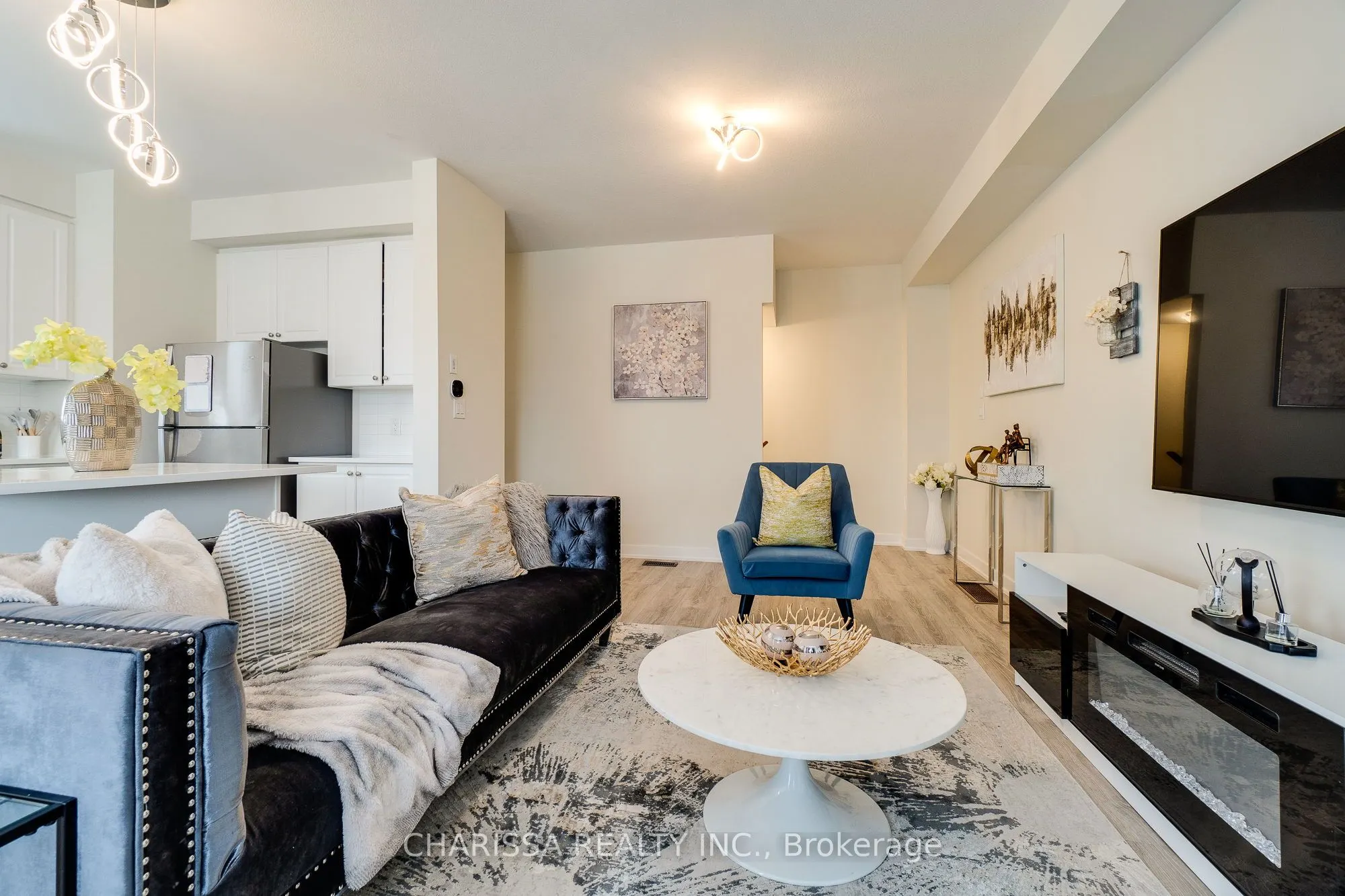 590 North Service Road, ##98