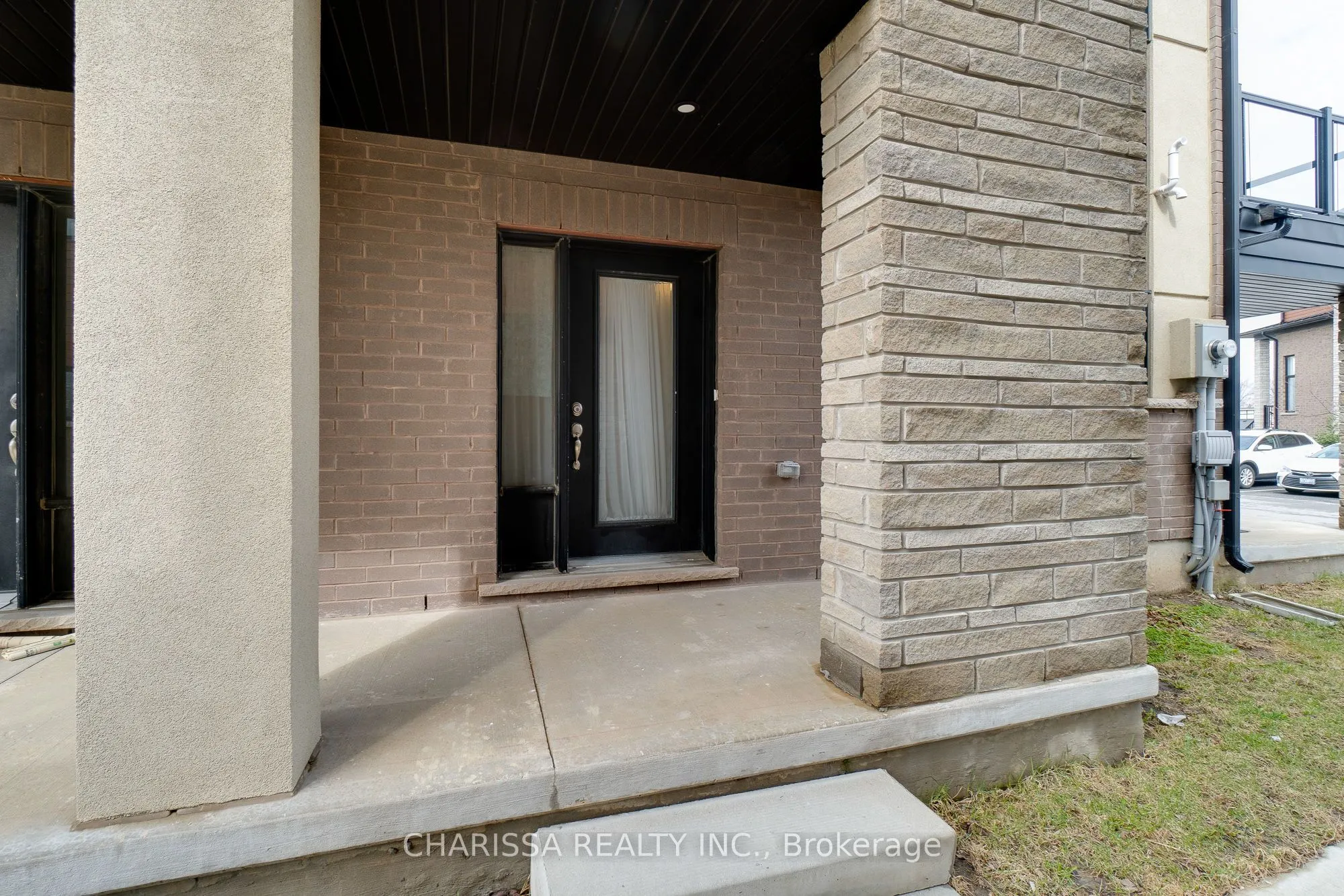 590 North Service Road, ##98
