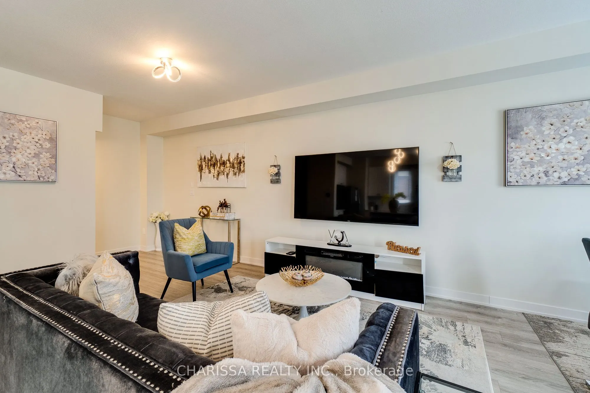 590 North Service Road, ##98