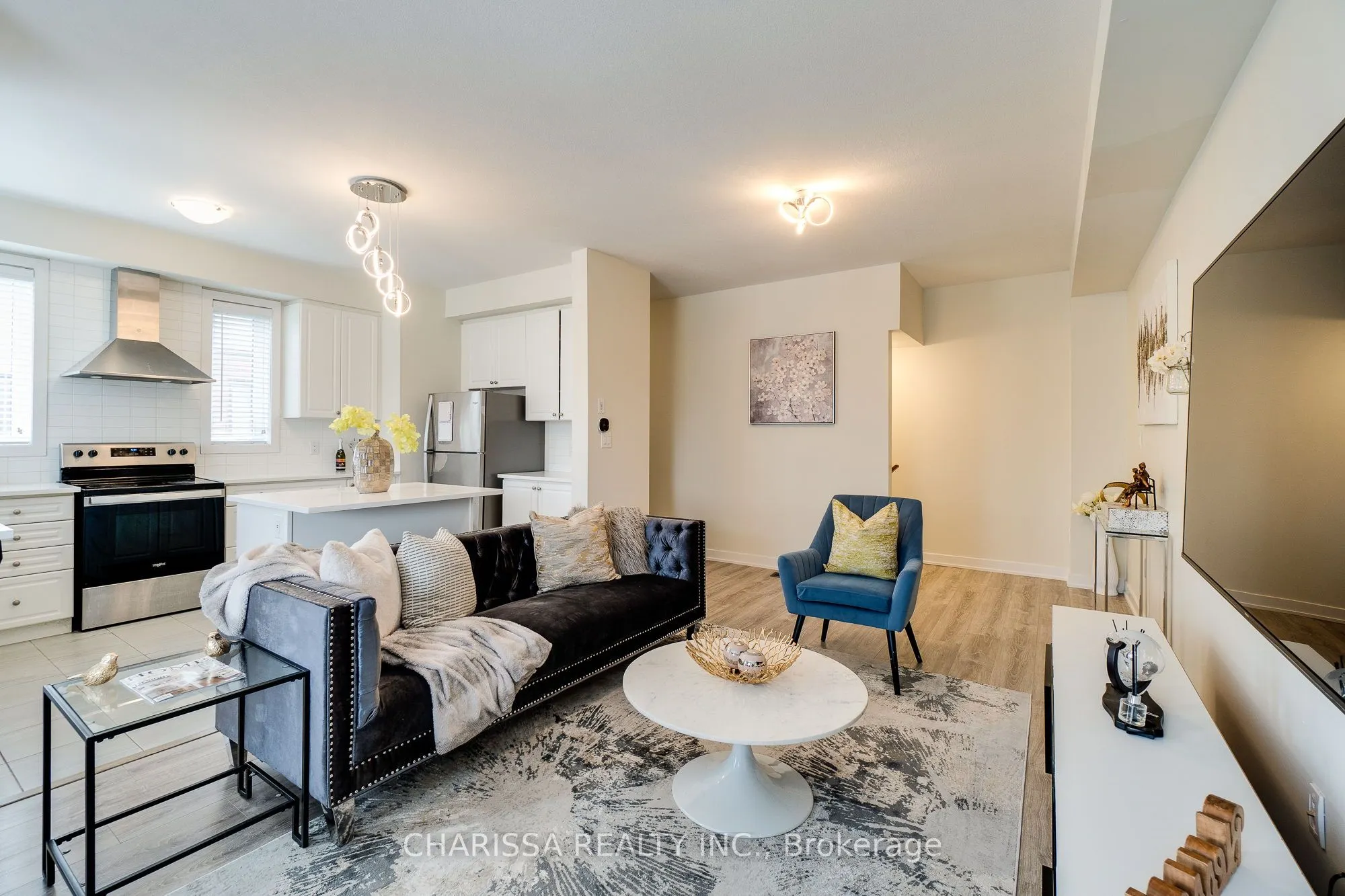 590 North Service Road, ##98