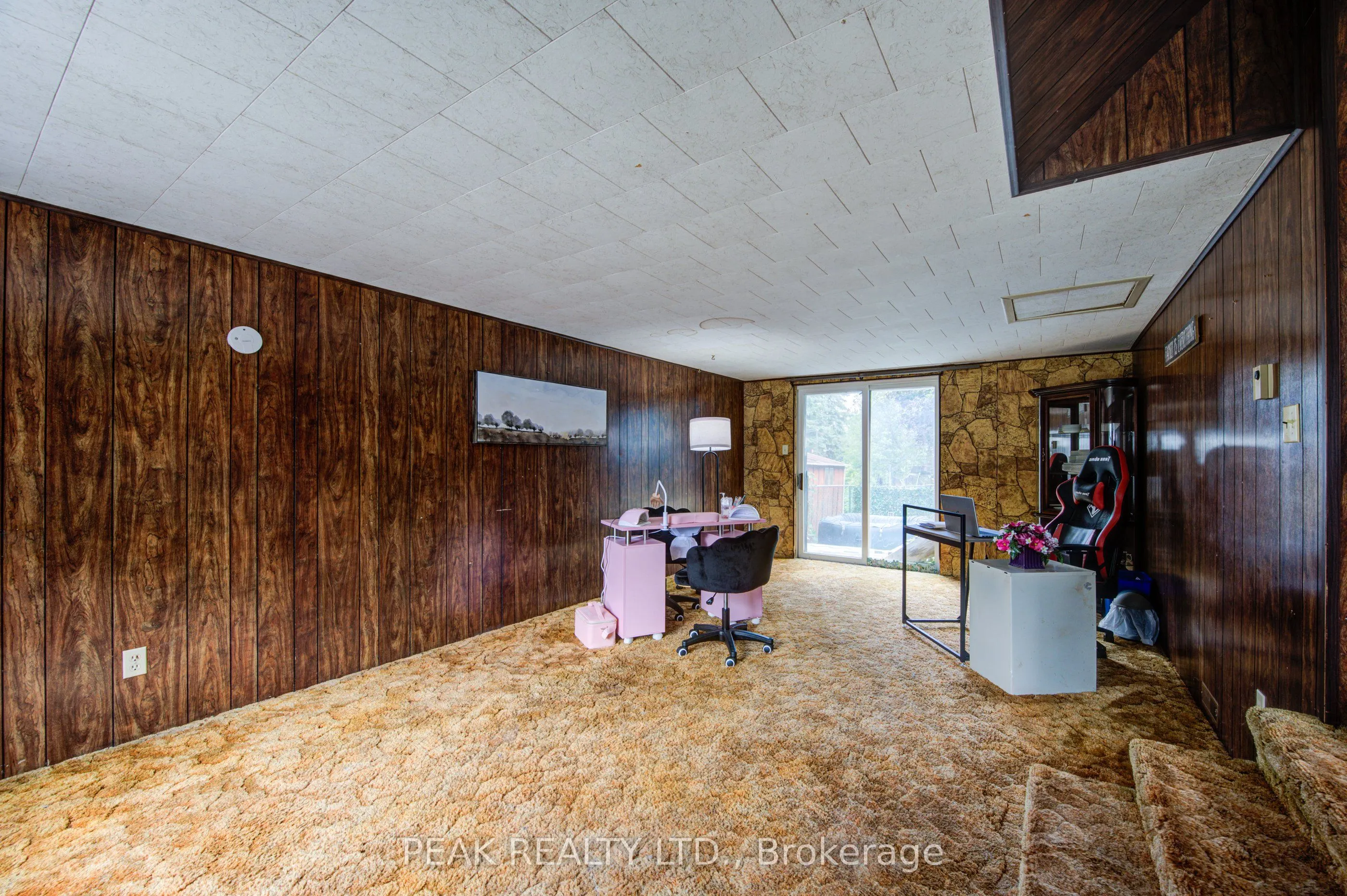37 Decew Street W