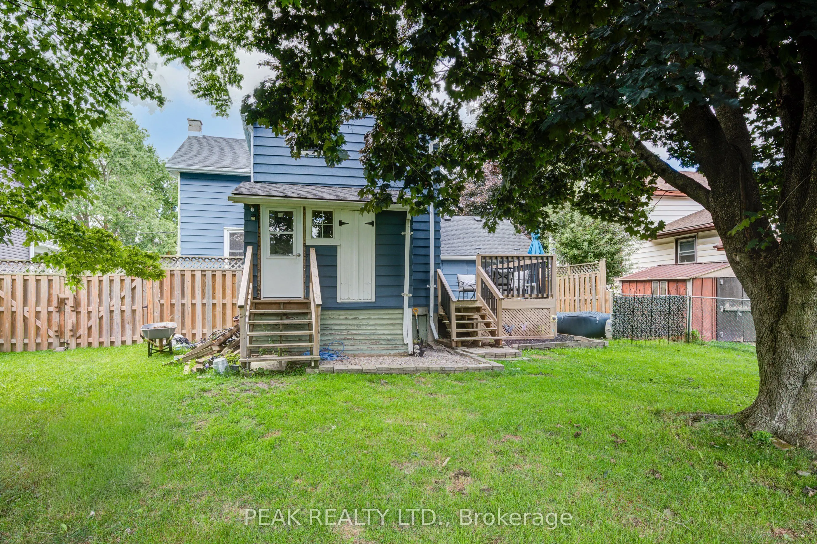 37 Decew Street W