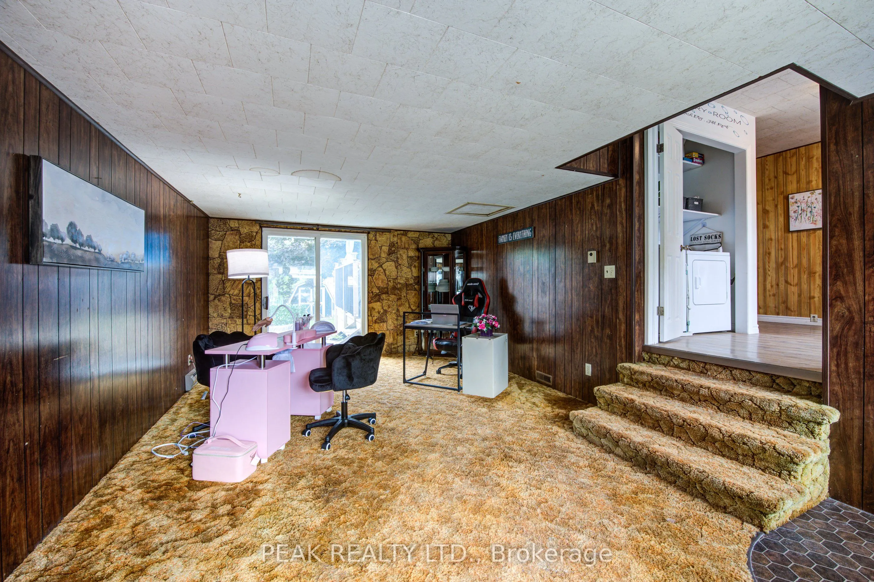 37 Decew Street W