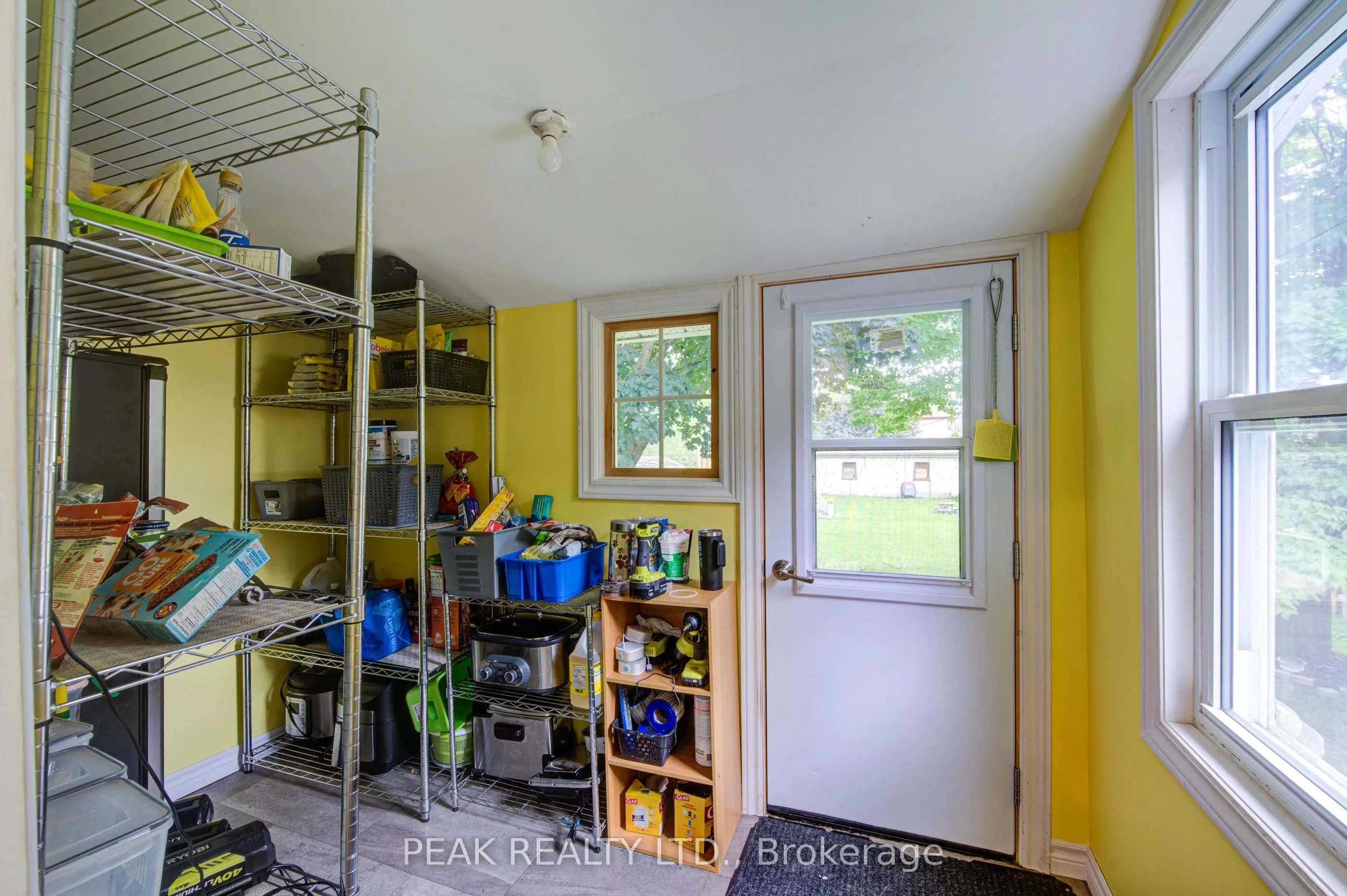 37 Decew Street W