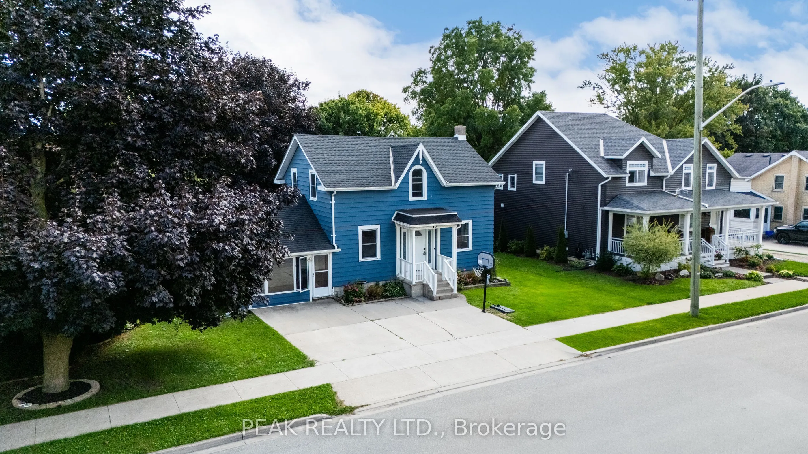 37 Decew Street W
