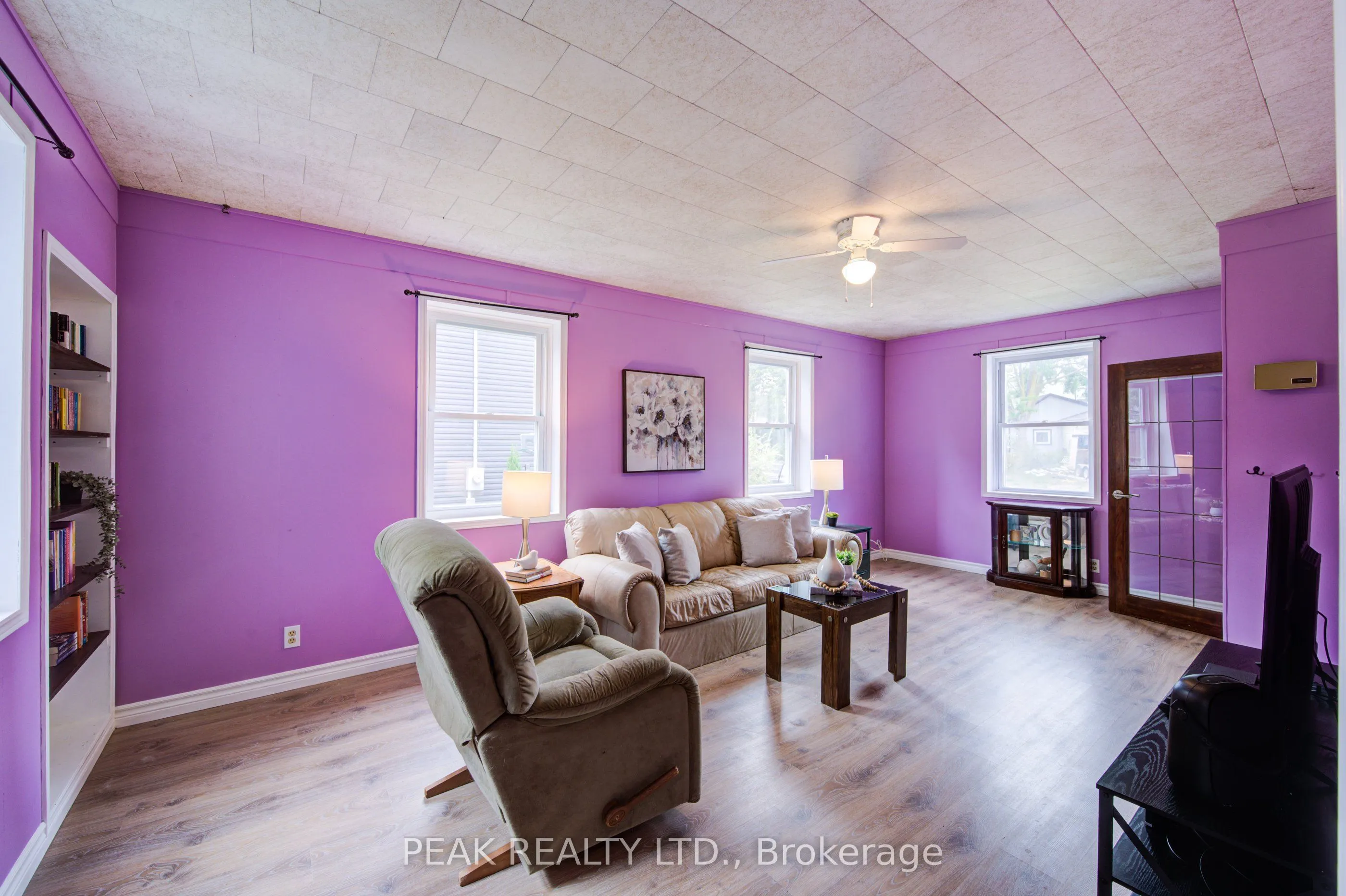 37 Decew Street W