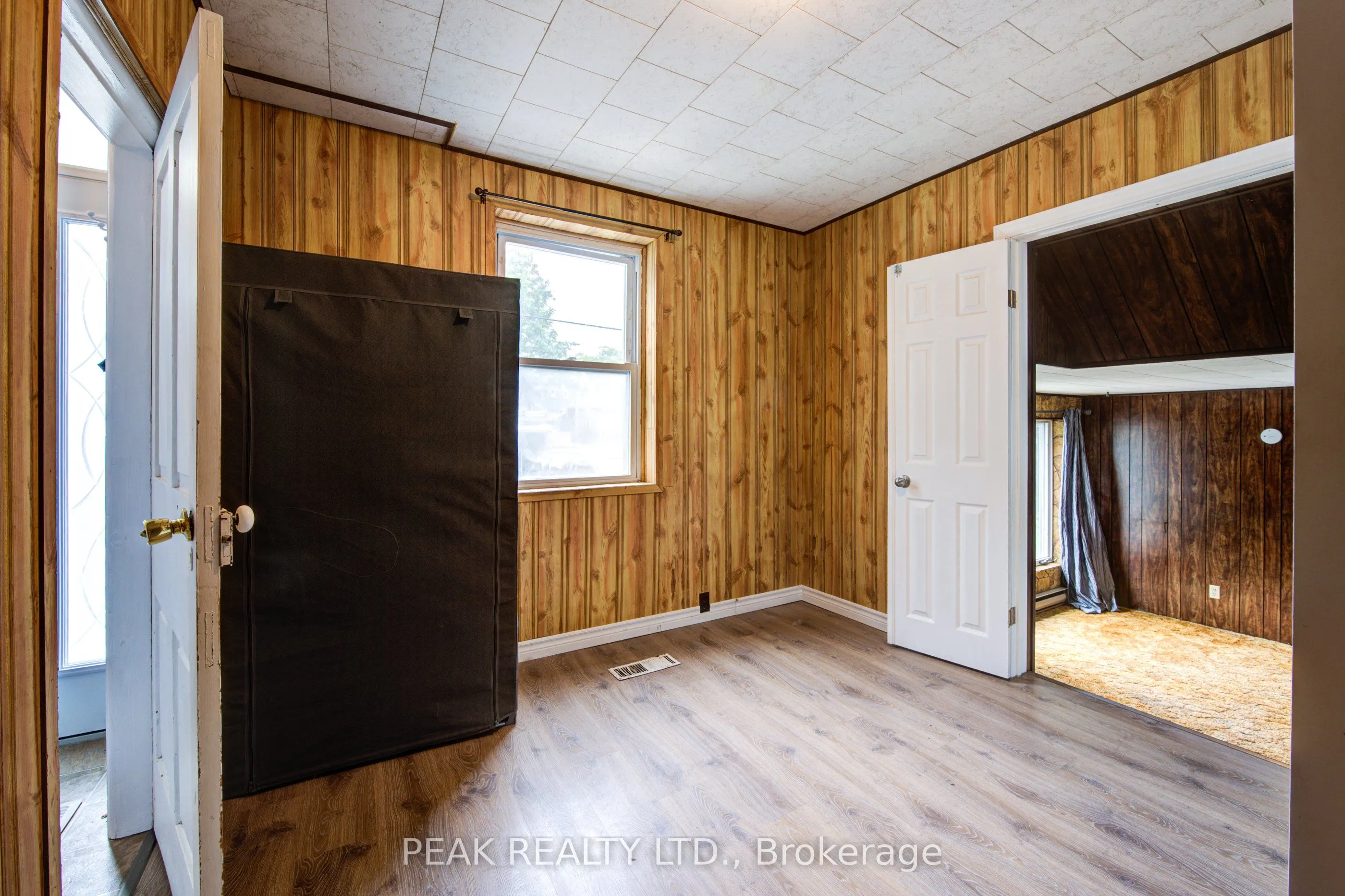 37 Decew Street W